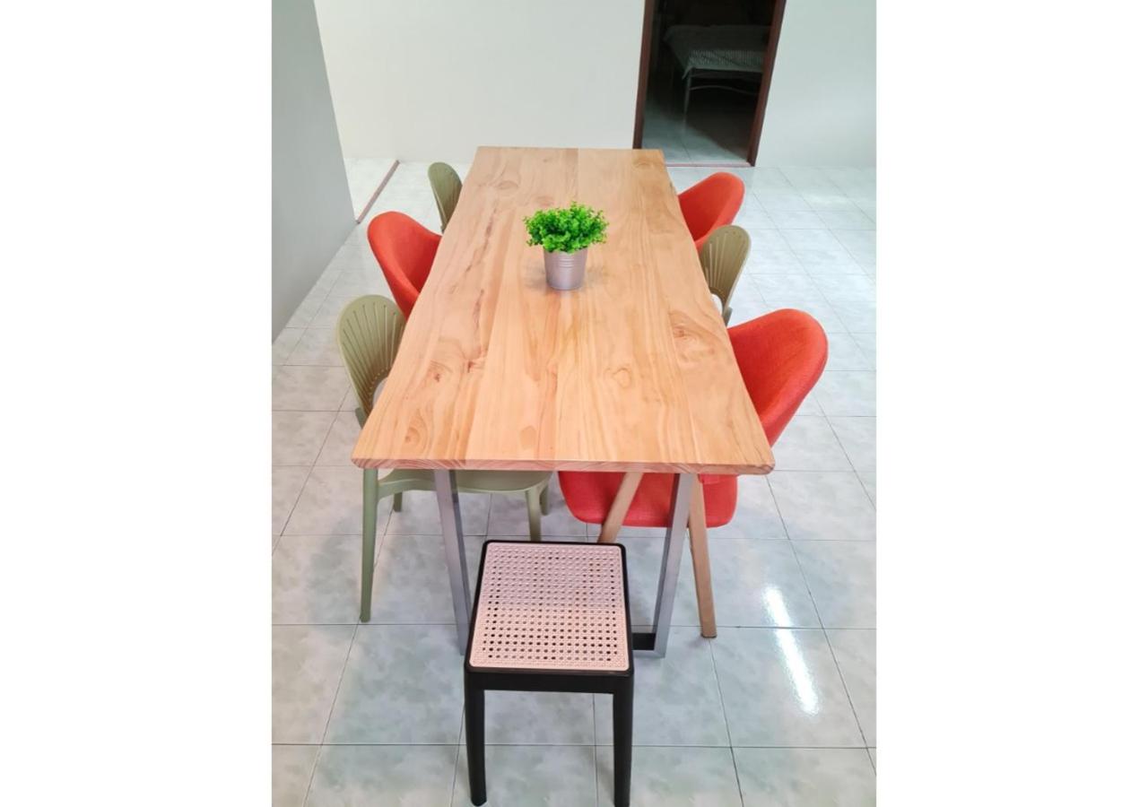 Air-home No 9 Kampung Boyan, 4BR, 9pax, Netflix photo 4