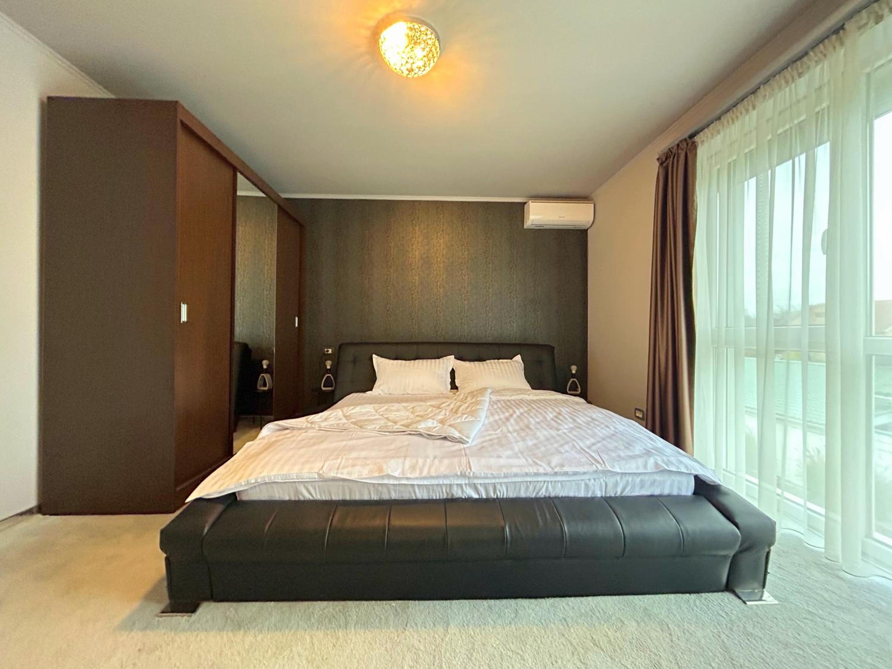 Thea Apartment