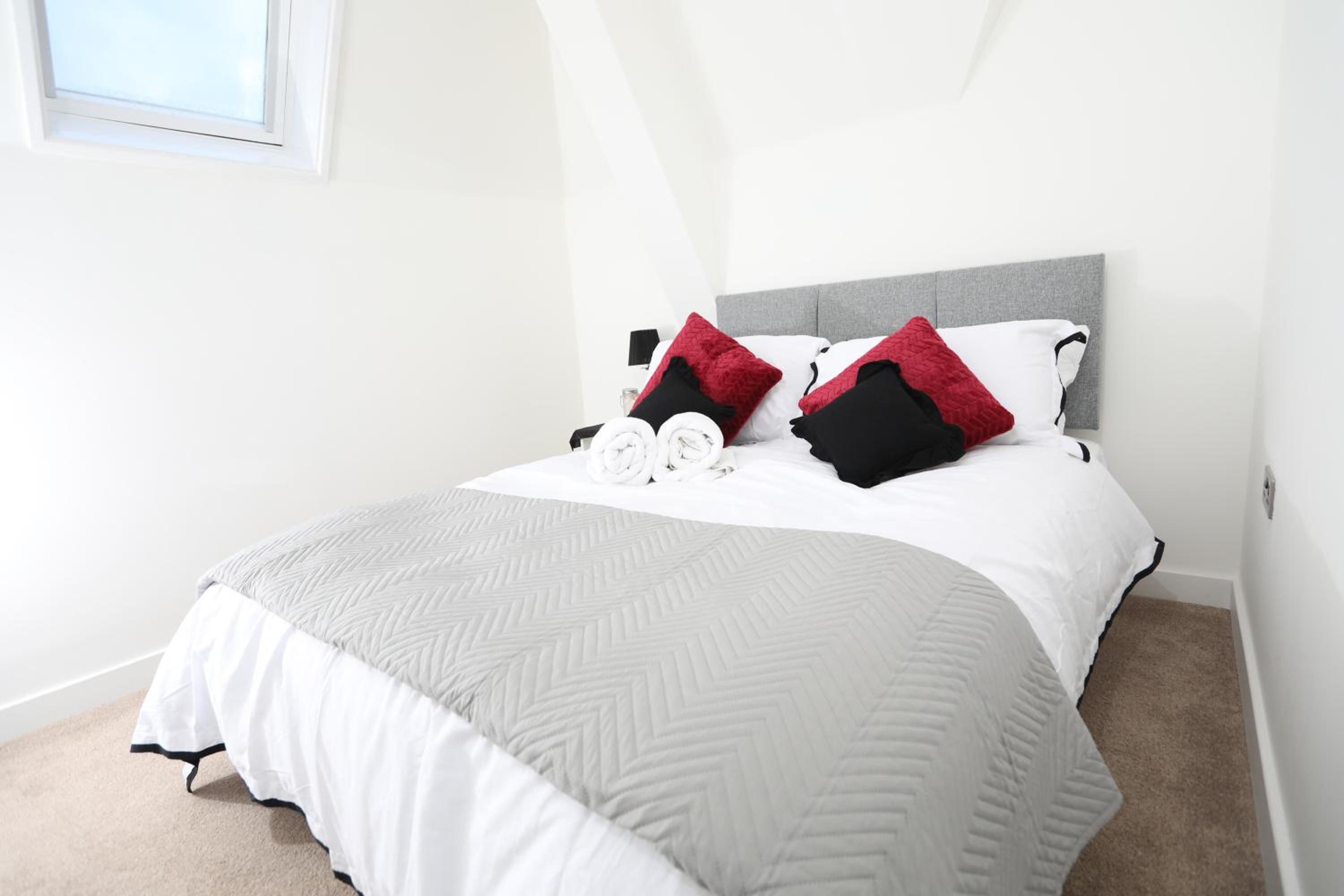 Plush 2-bedroom apartment Coventry city center