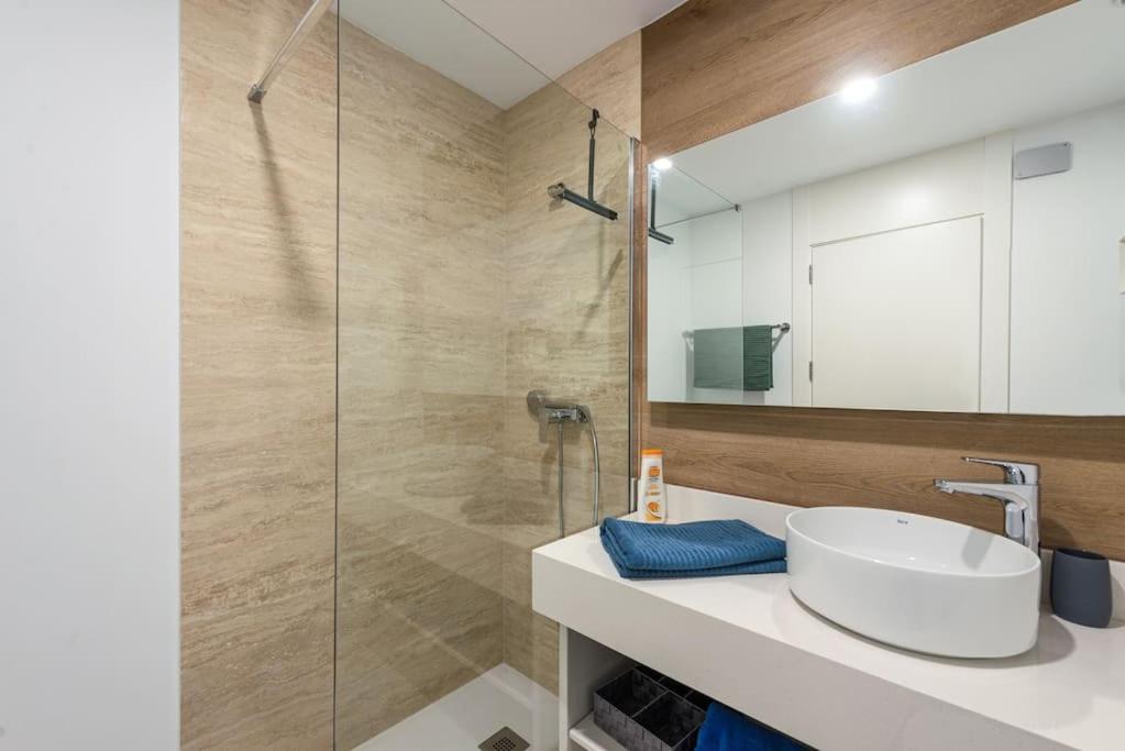 luxurious villa MOGA overlooking the sea and Gibraltar