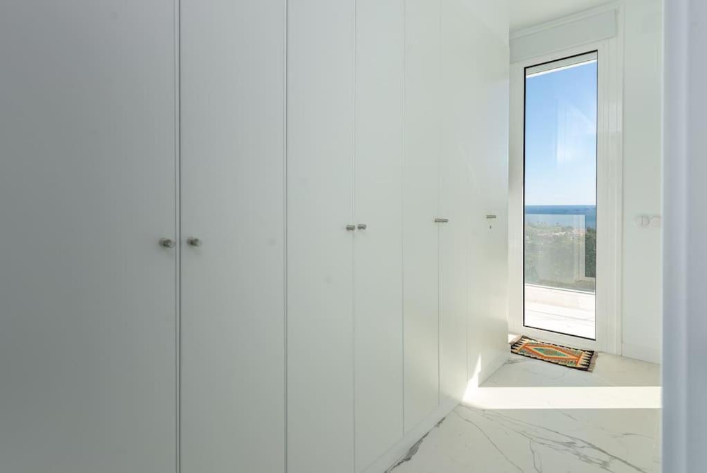 luxurious villa MOGA overlooking the sea and Gibraltar
