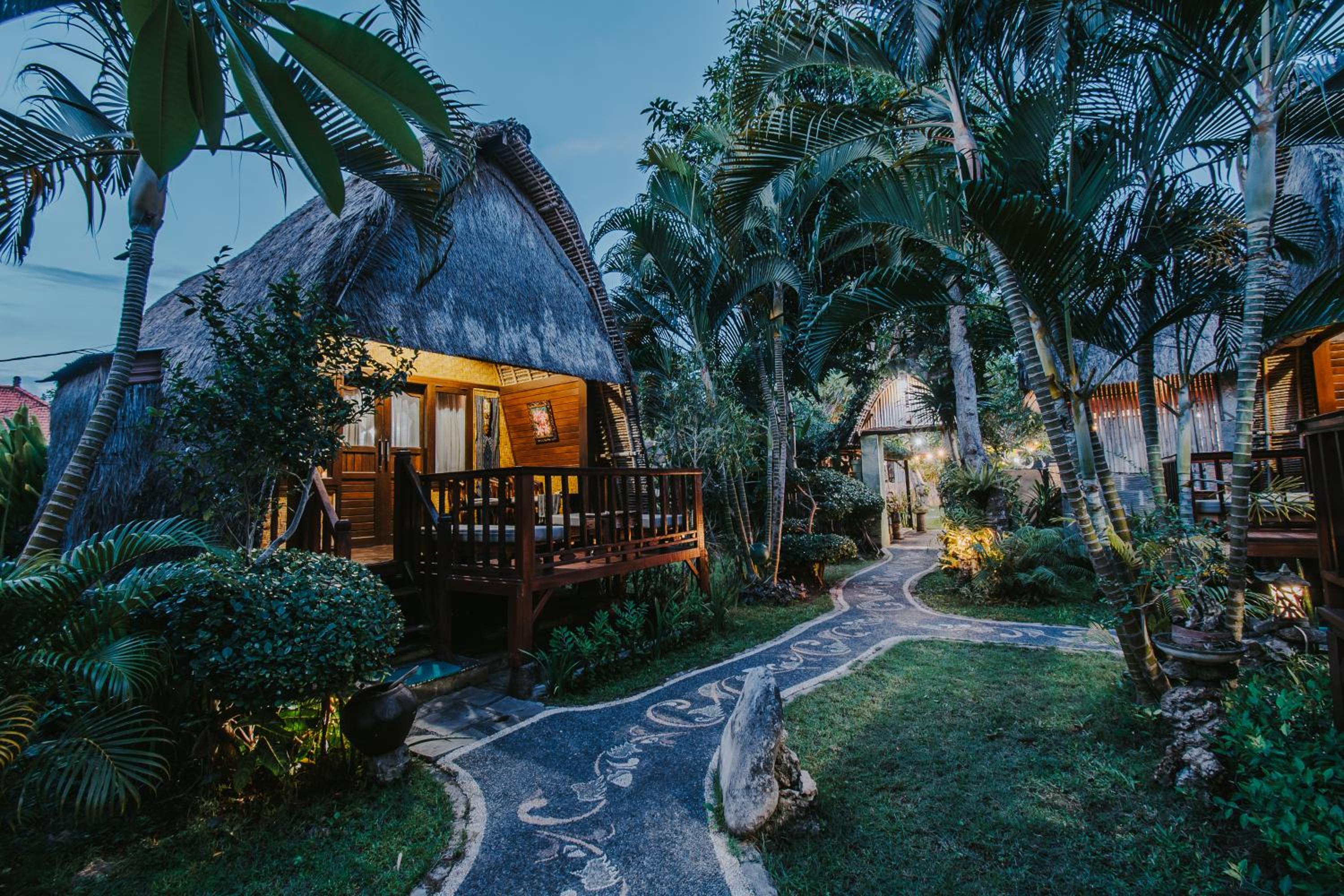 Alam Nusa Bungalow Huts & Spa view 3