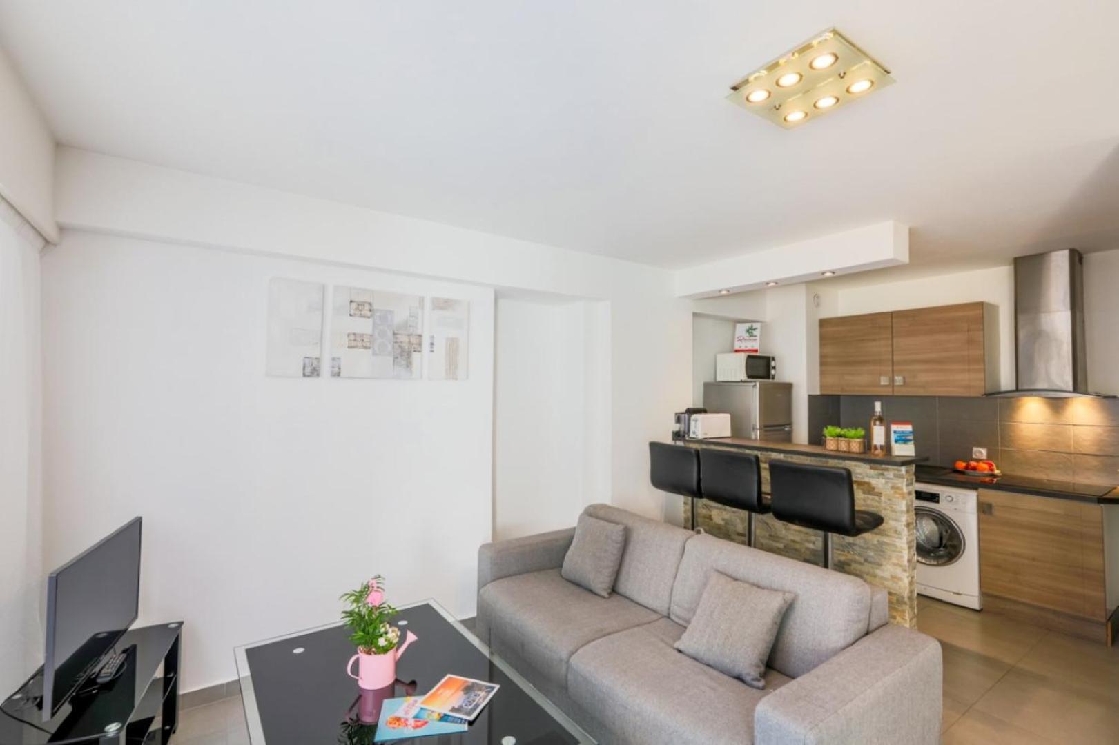 SUEDE 3 AP4209 By Riviera Holiday Homes view 3