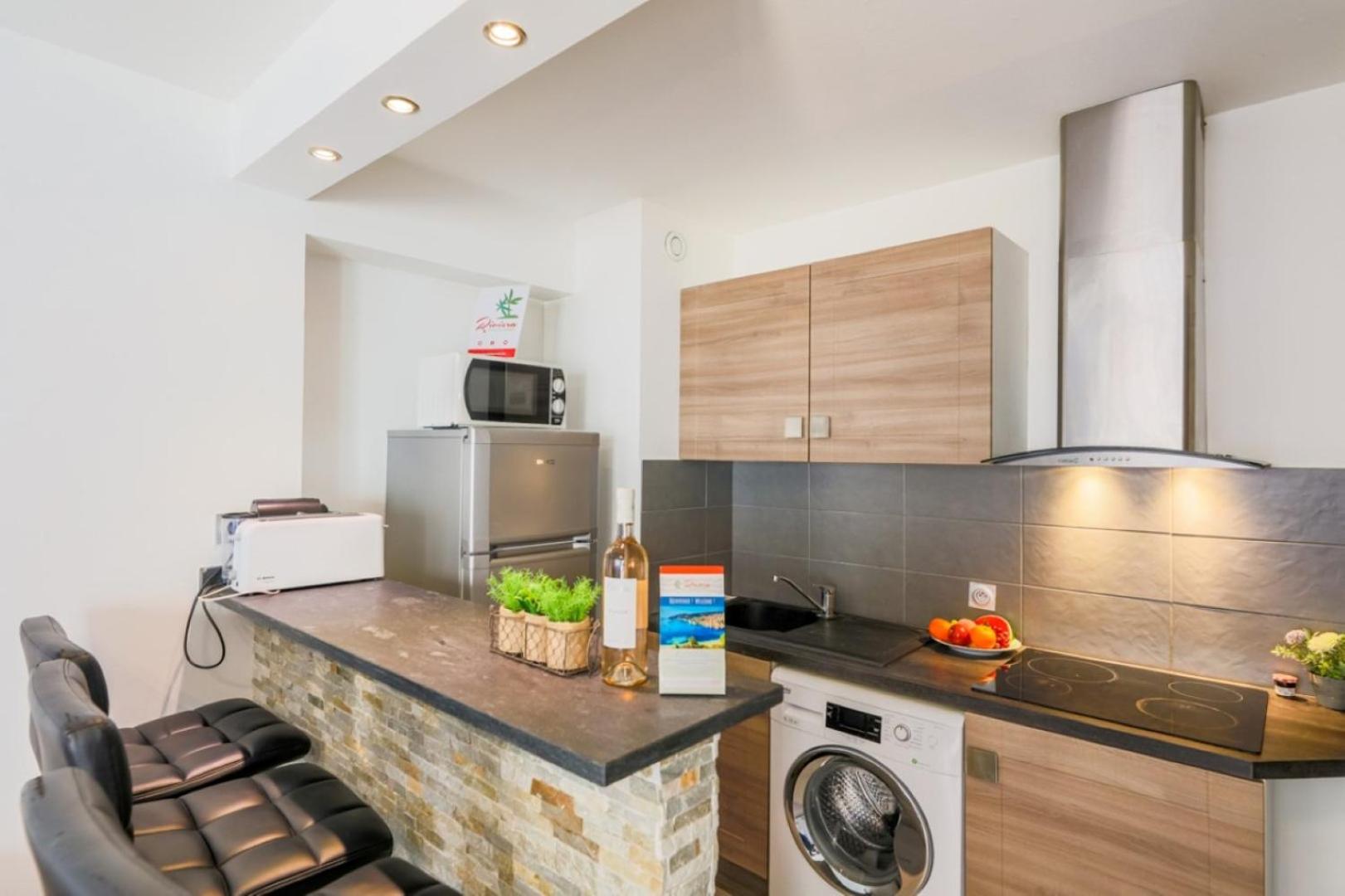 SUEDE 3 AP4209 By Riviera Holiday Homes view 5