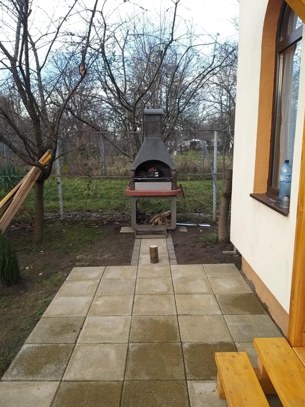 TINY CABIN