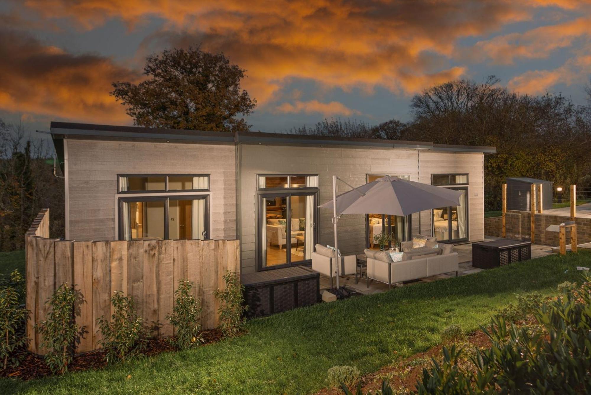 Hawthorne Lodge, 15 Roadford Lake Lodges, Lifton view 3