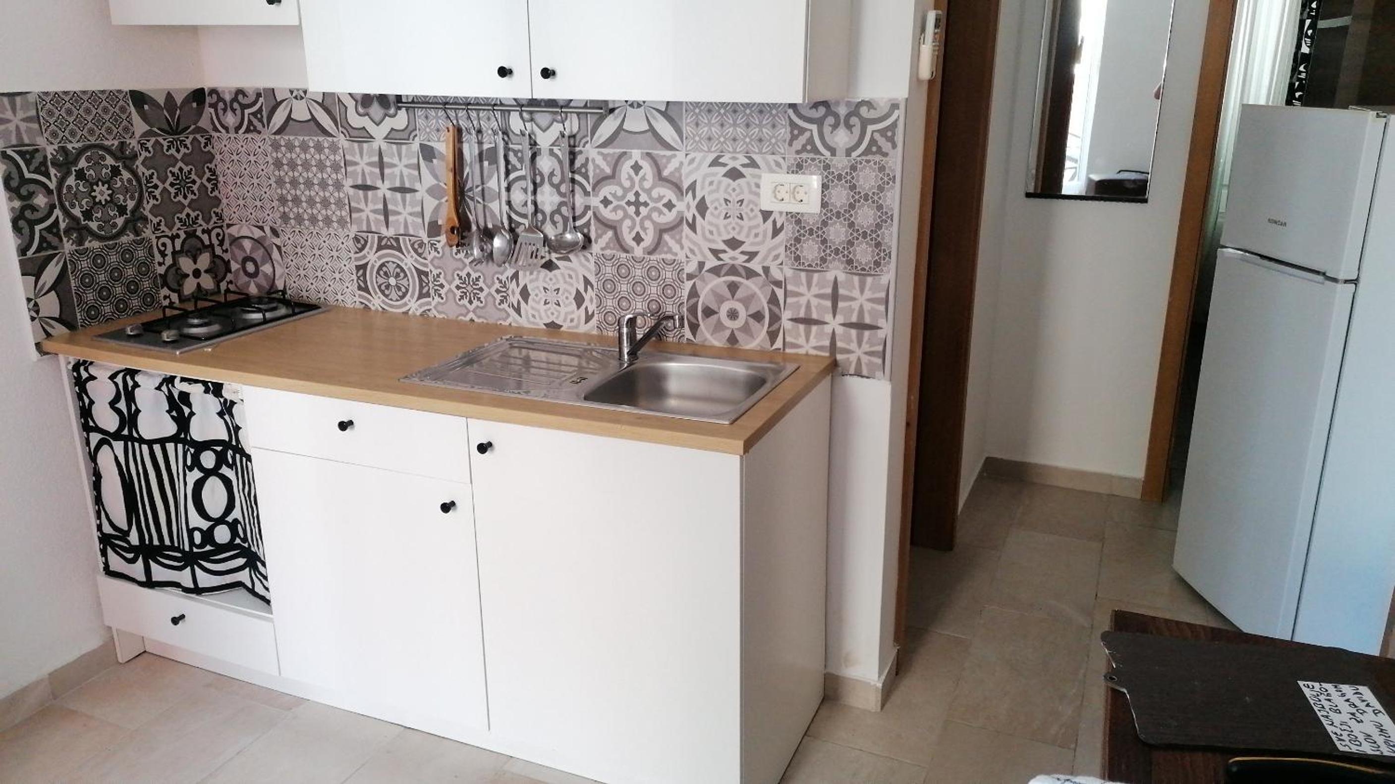 Apartman Novalja en Novalja — kitchen