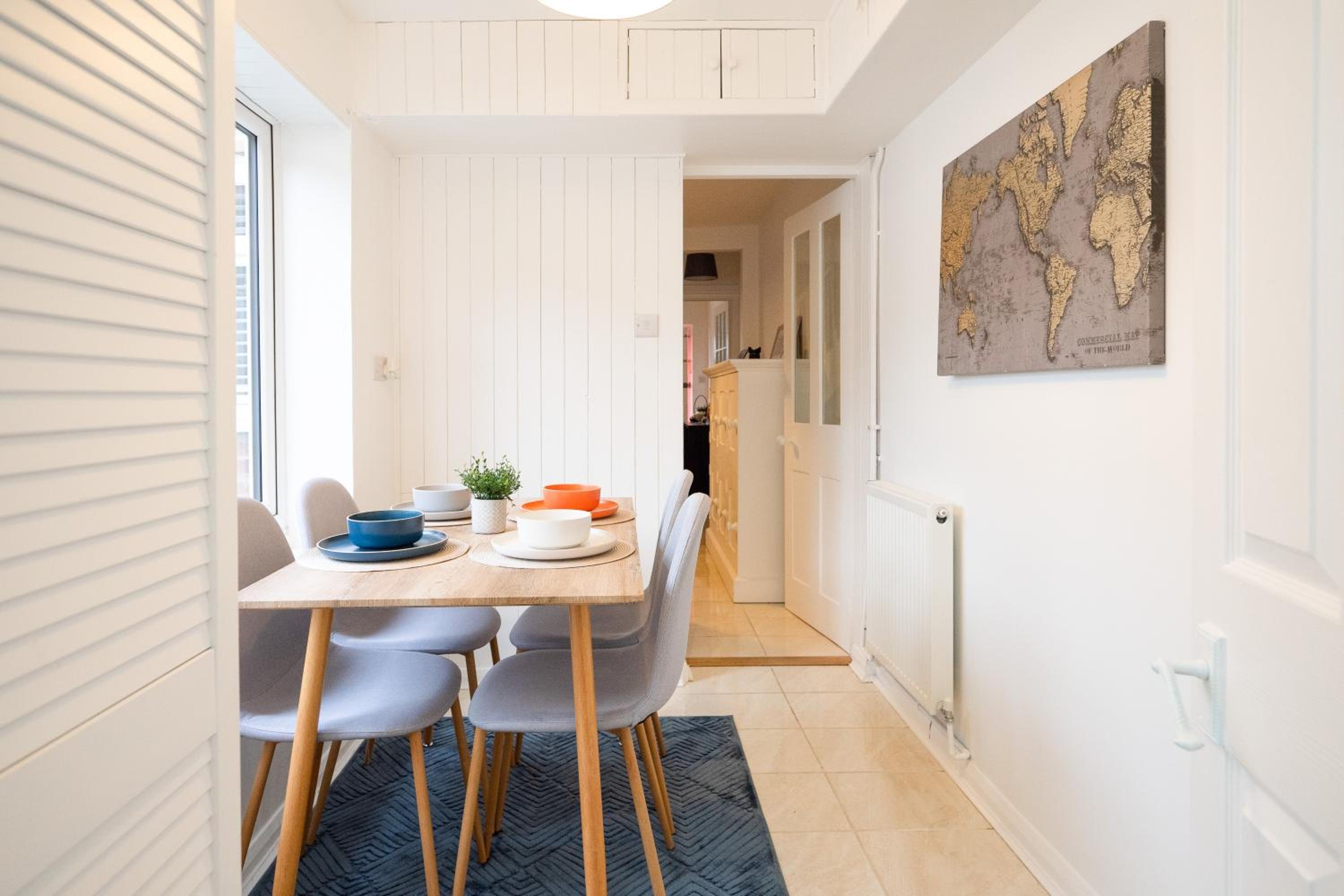 Stunning 2-bedroom home in city centre with Wi-Fi!