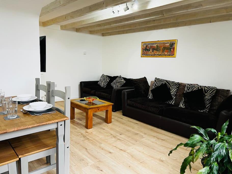 Stable Cottage with pre booked use of Indoor Swimming Pool