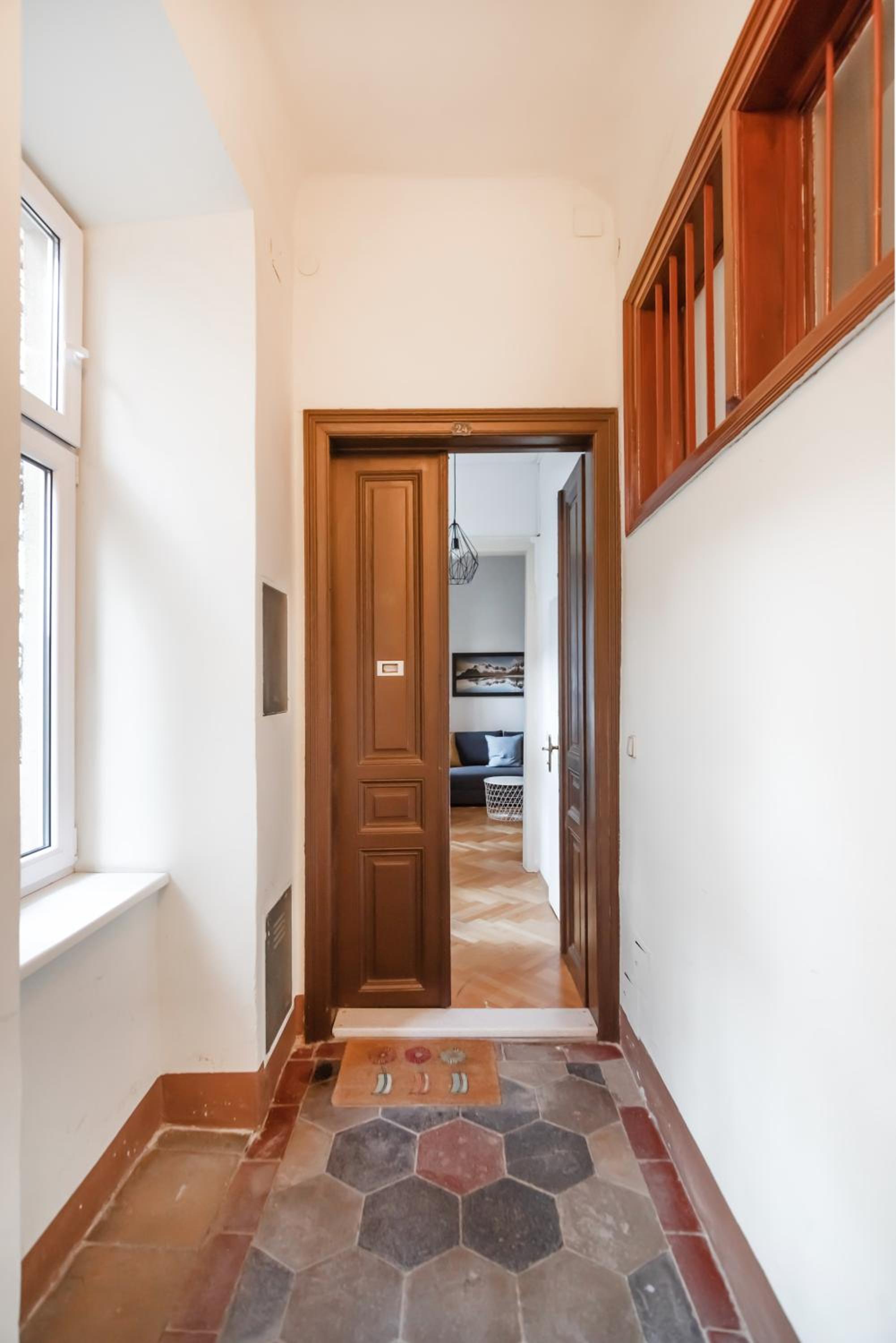 Zentrale Ruhelage im typischen Wiener Altbau