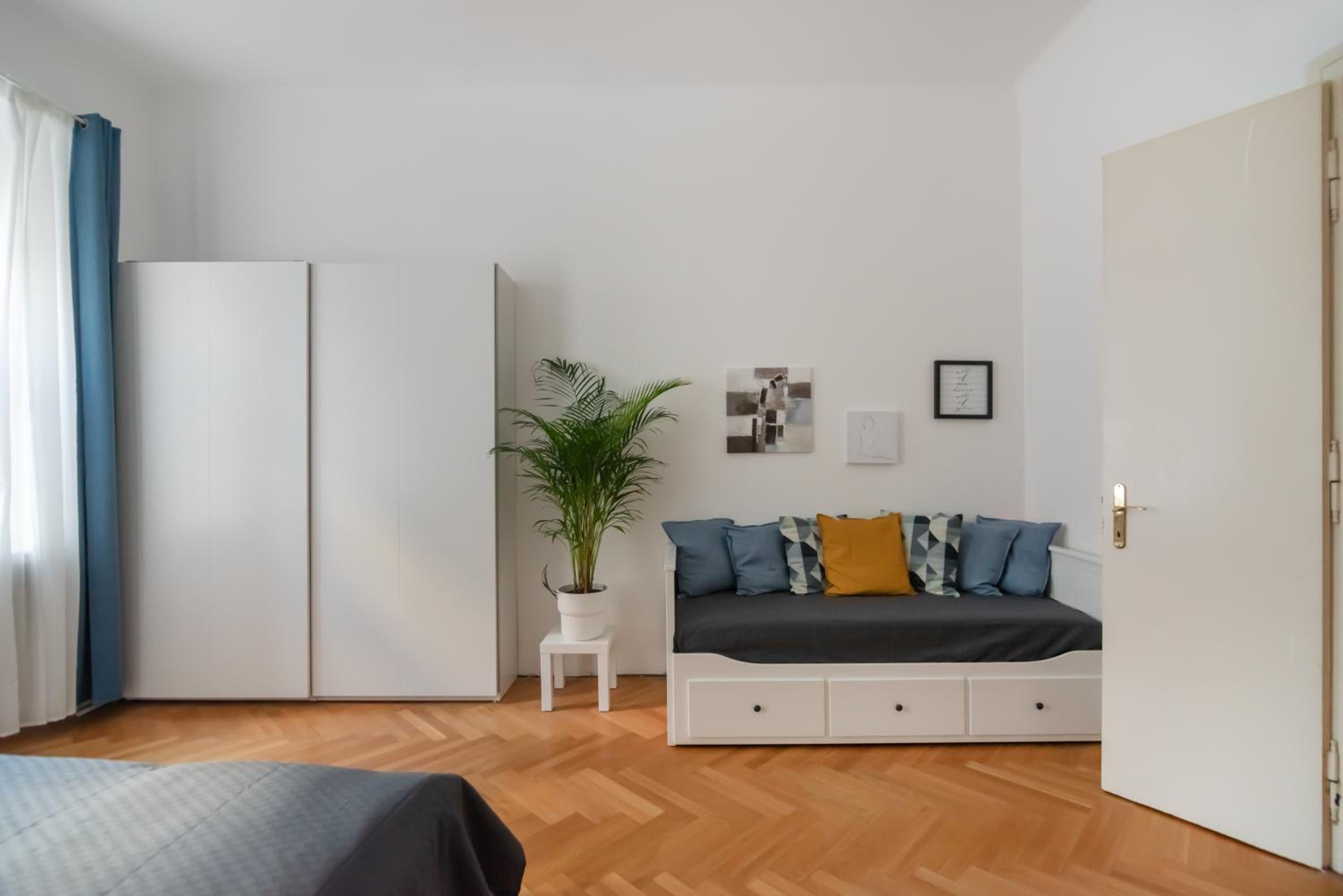 Zentrale Ruhelage im typischen Wiener Altbau