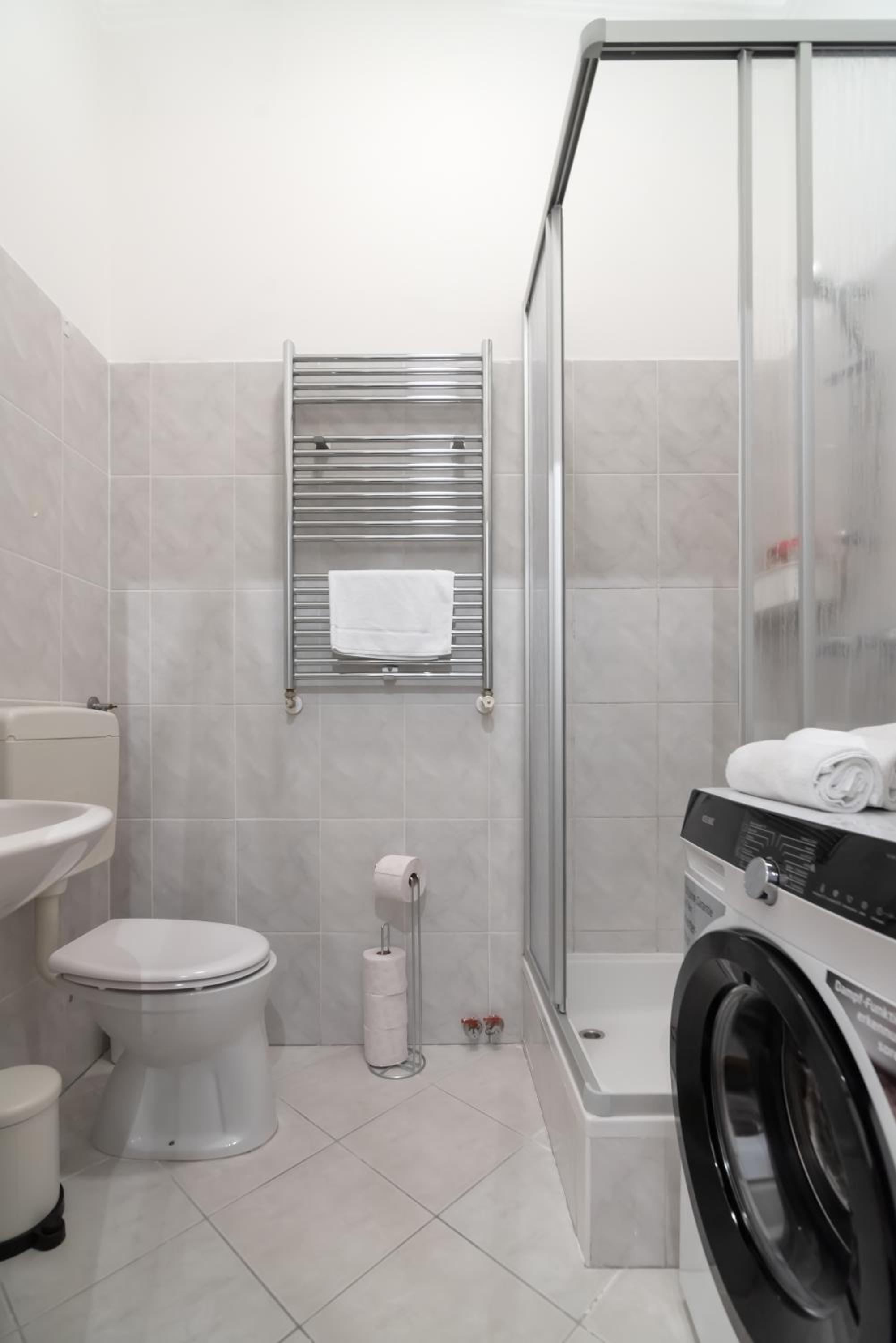 Zentrale Ruhelage im typischen Wiener Altbau