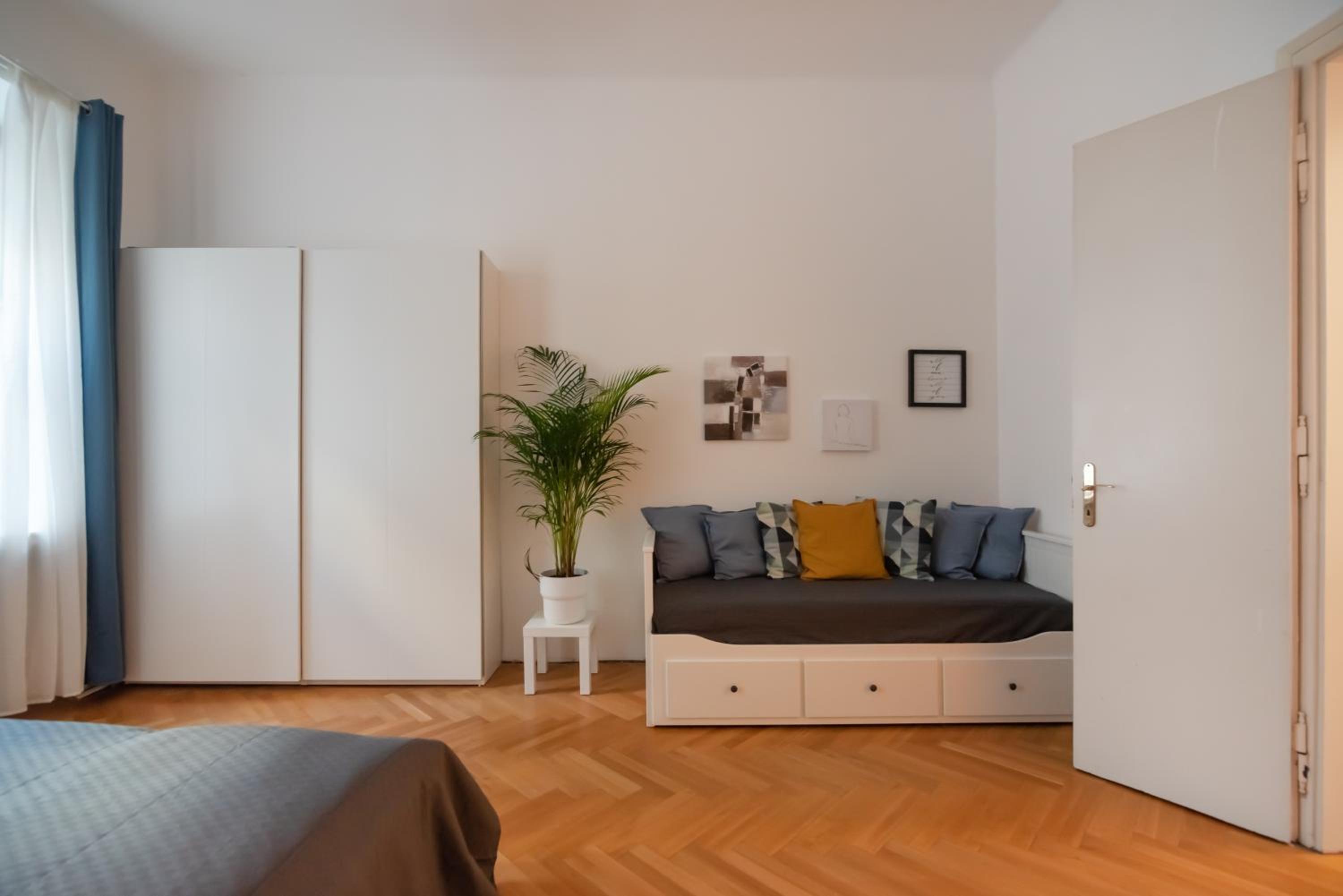 Zentrale Ruhelage im typischen Wiener Altbau