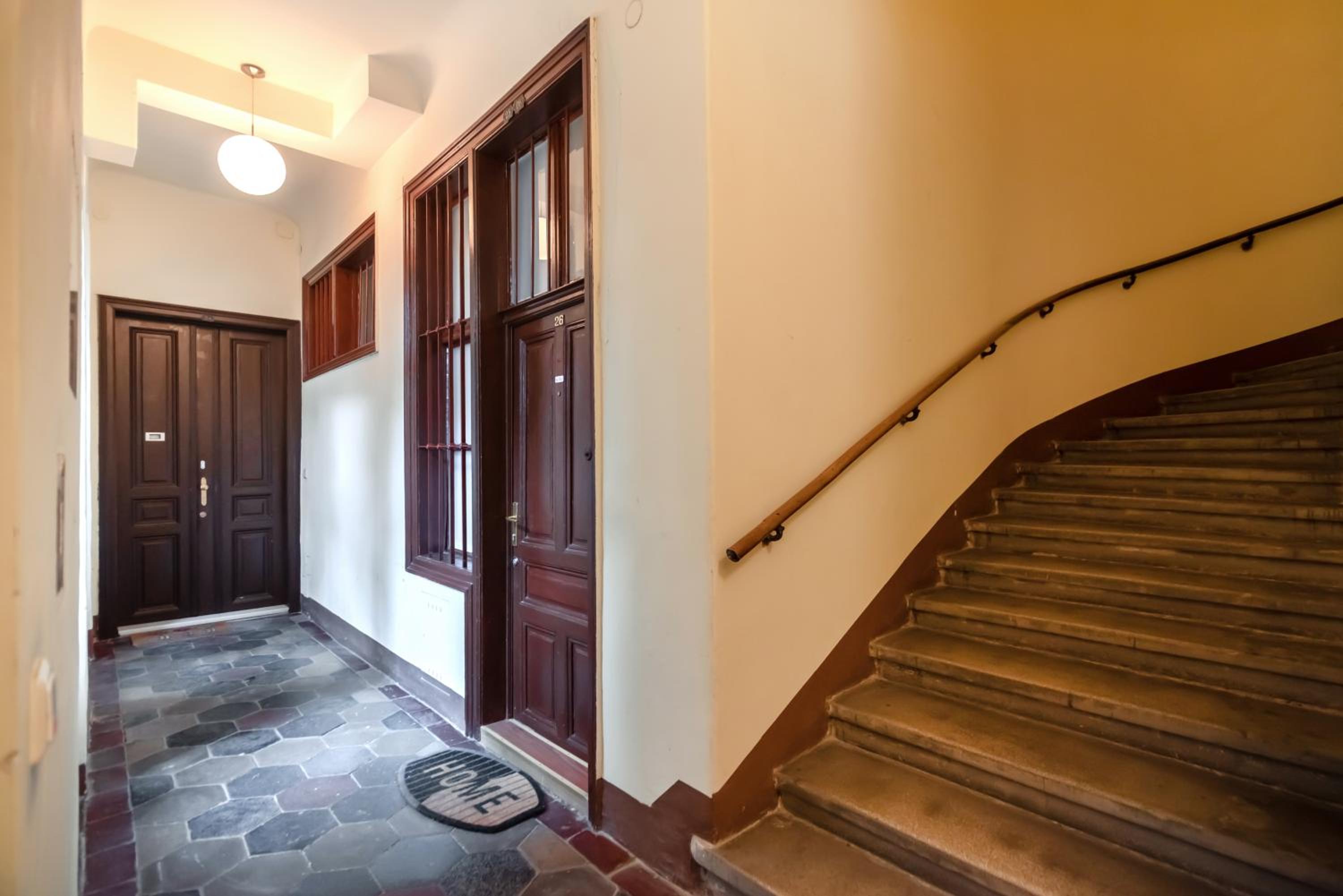 Zentrale Ruhelage im typischen Wiener Altbau