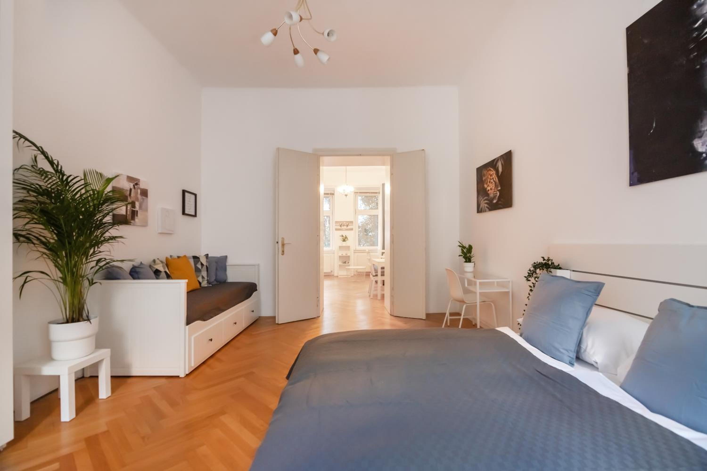 Zentrale Ruhelage im typischen Wiener Altbau