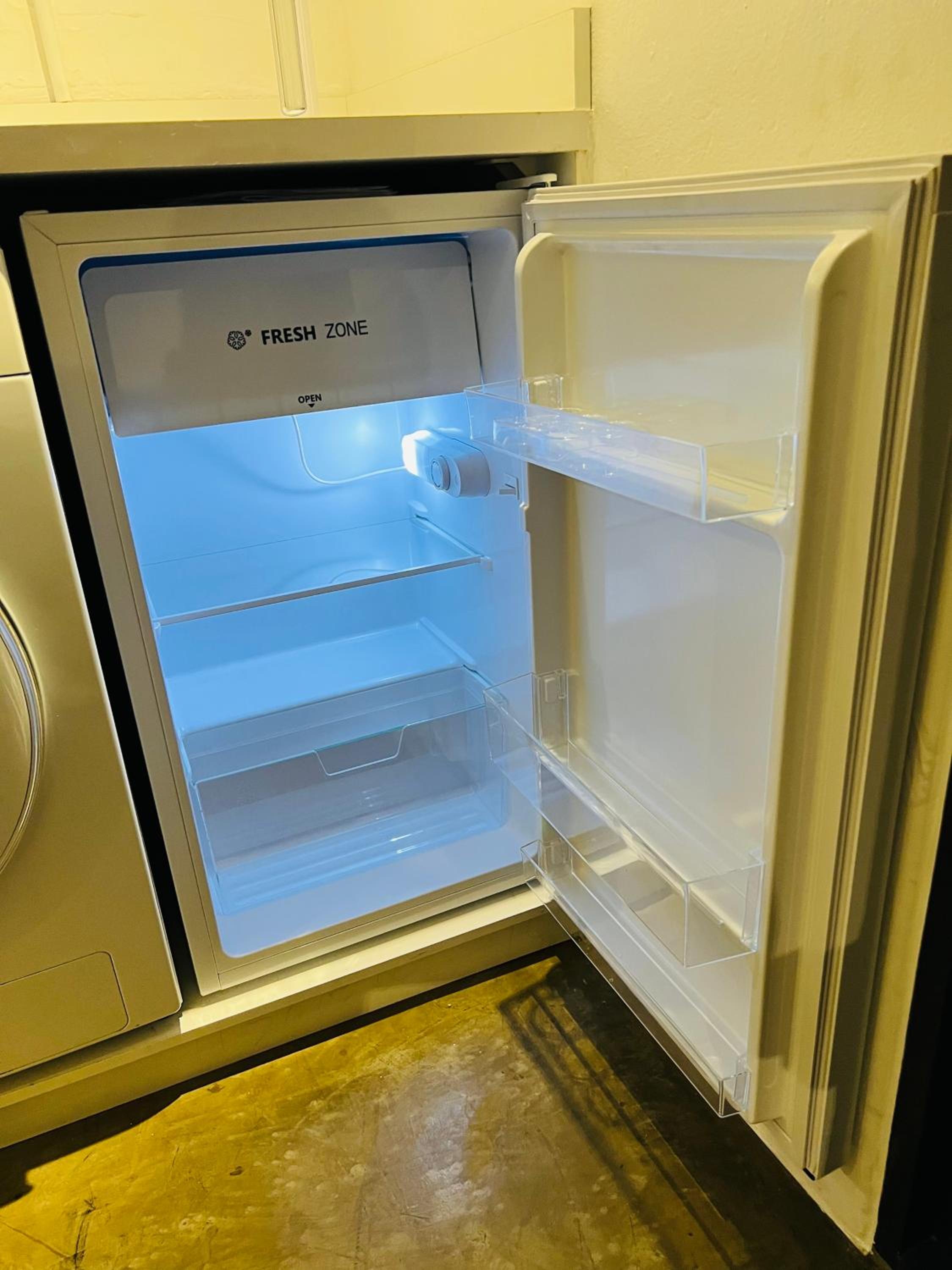 City Living Apartment 119 - Private Balcony, Washing Machine & Fast WiFi