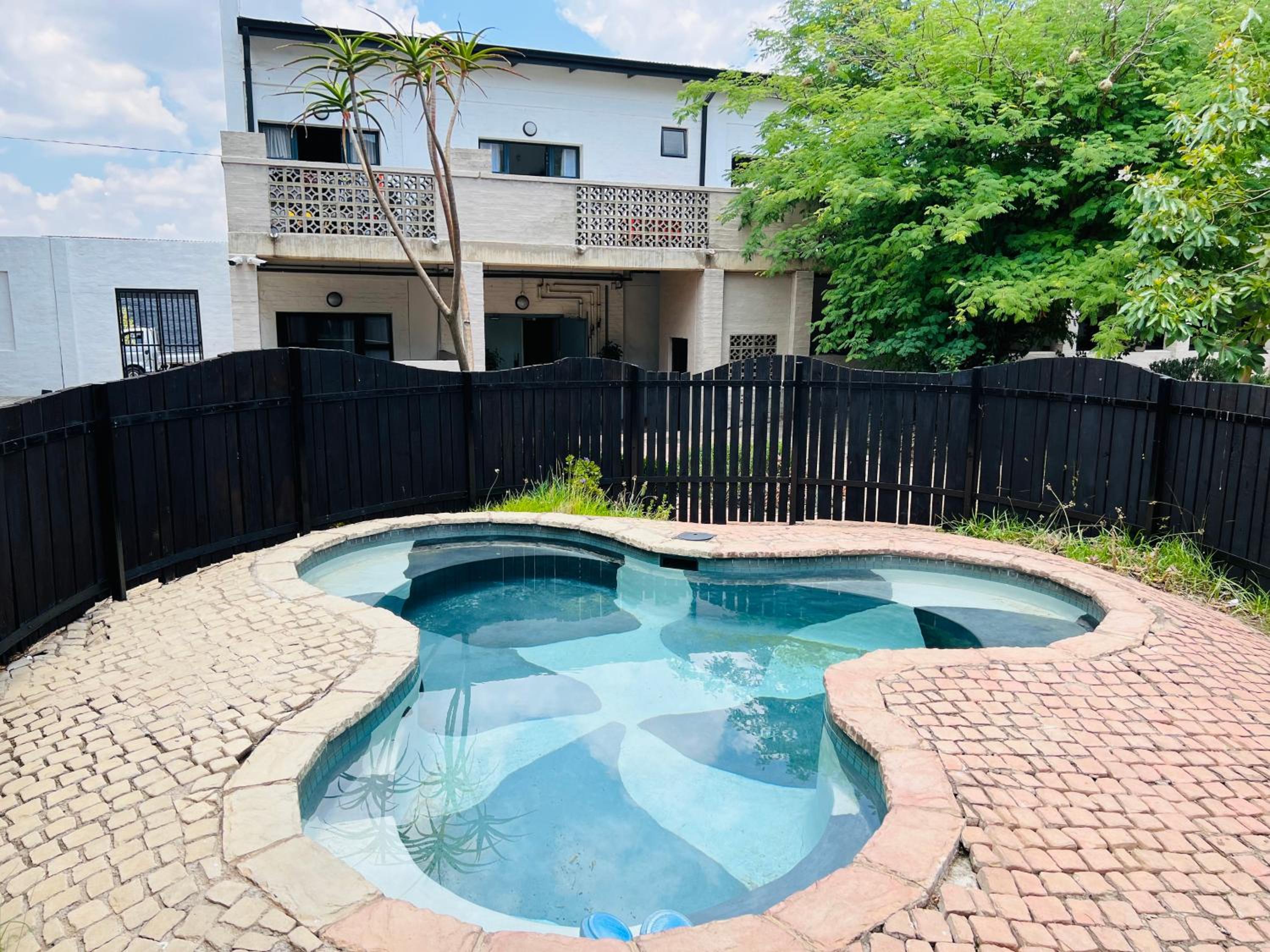 City Living Apartment 119 - Private Balcony, Washing Machine & Fast WiFi