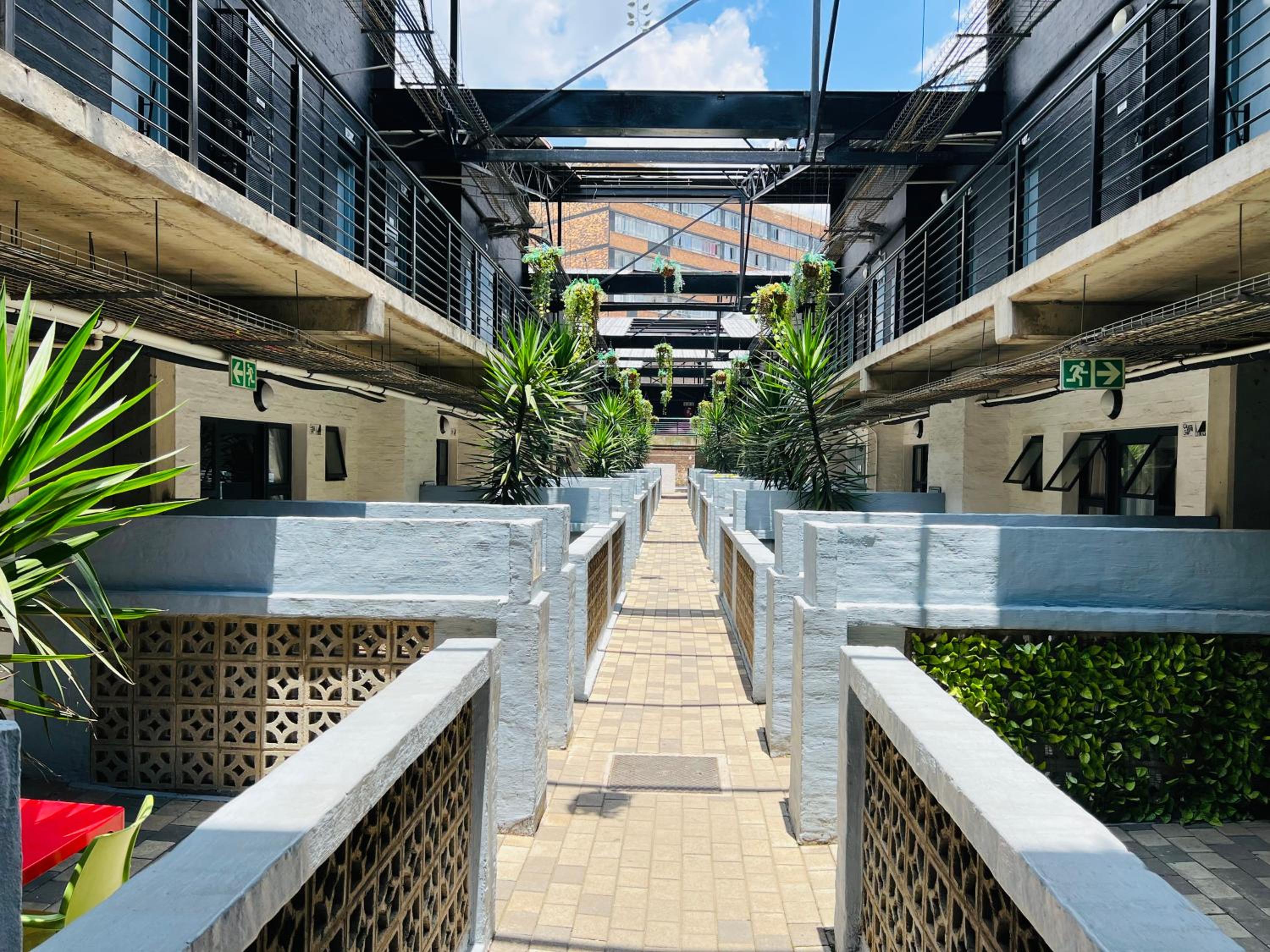 City Living Apartment 119 - Private Balcony, Washing Machine & Fast WiFi