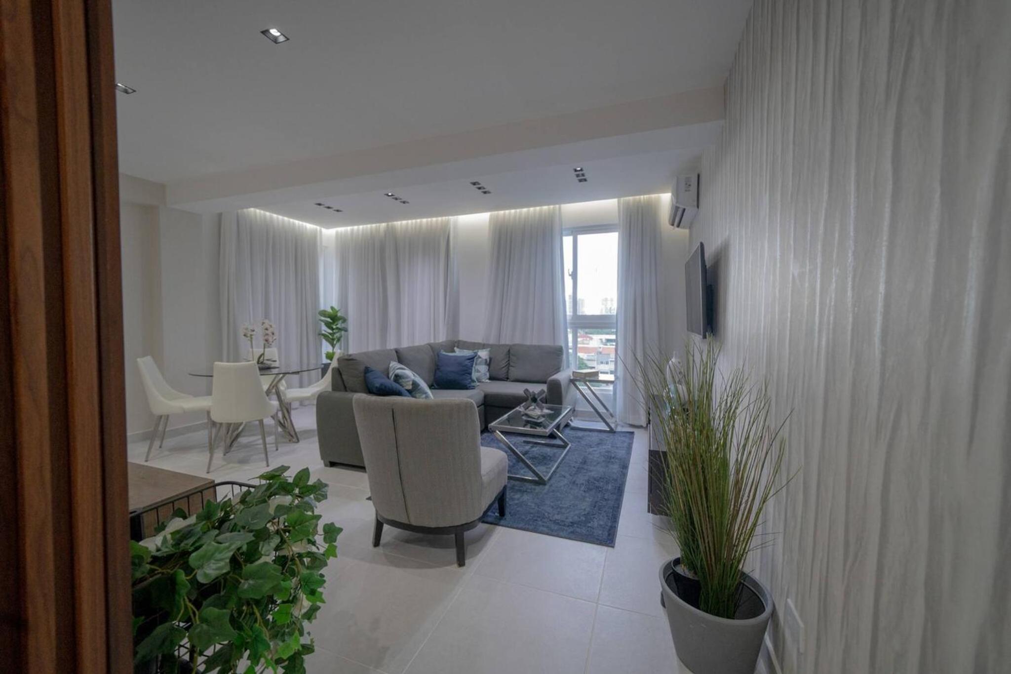 Downtown 1br Cozy Stylish Sleeps4wifigymjacuzzi D7 view 2