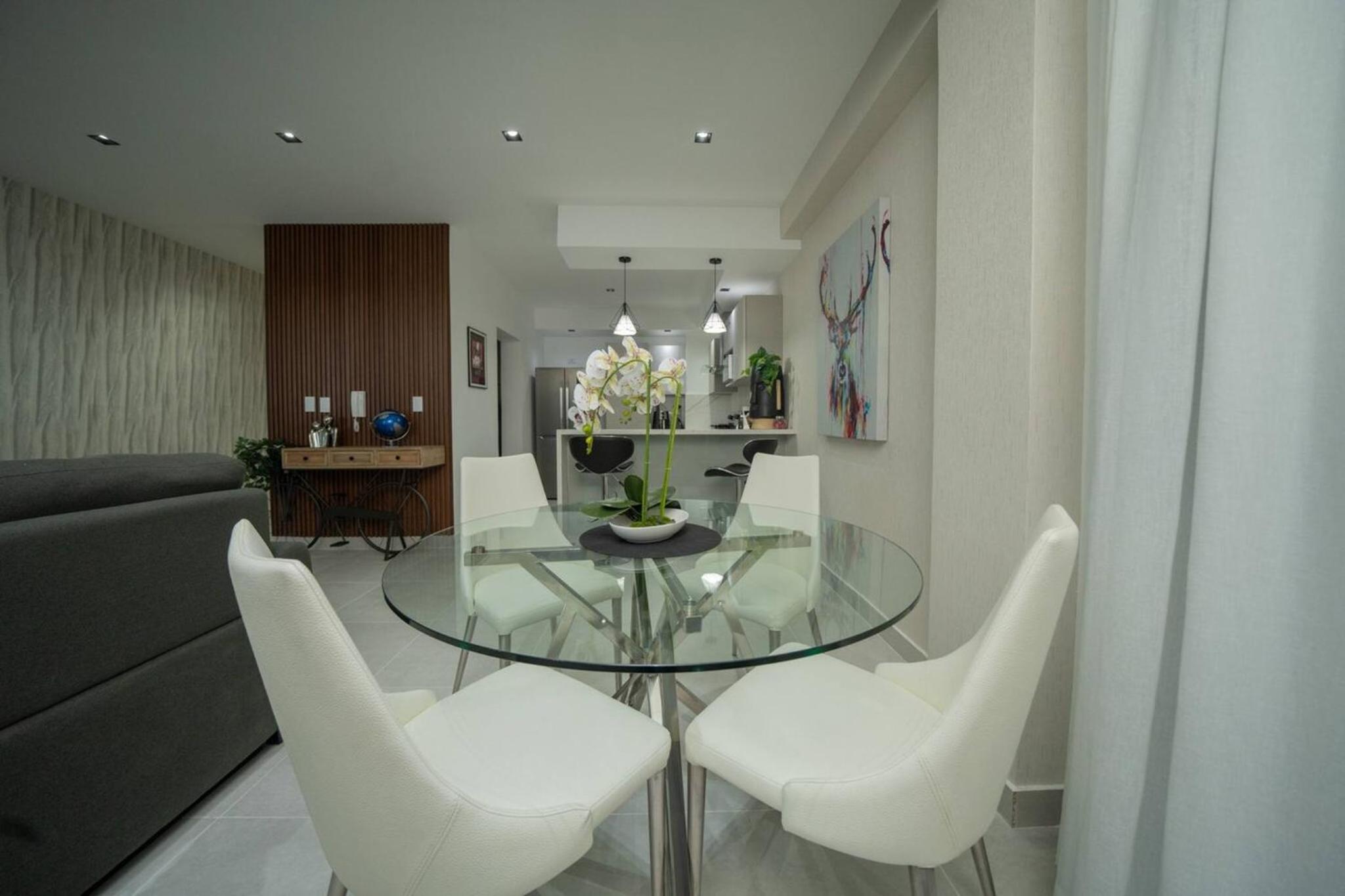 Downtown 1br Cozy Stylish Sleeps4wifigymjacuzzi D7 view 5