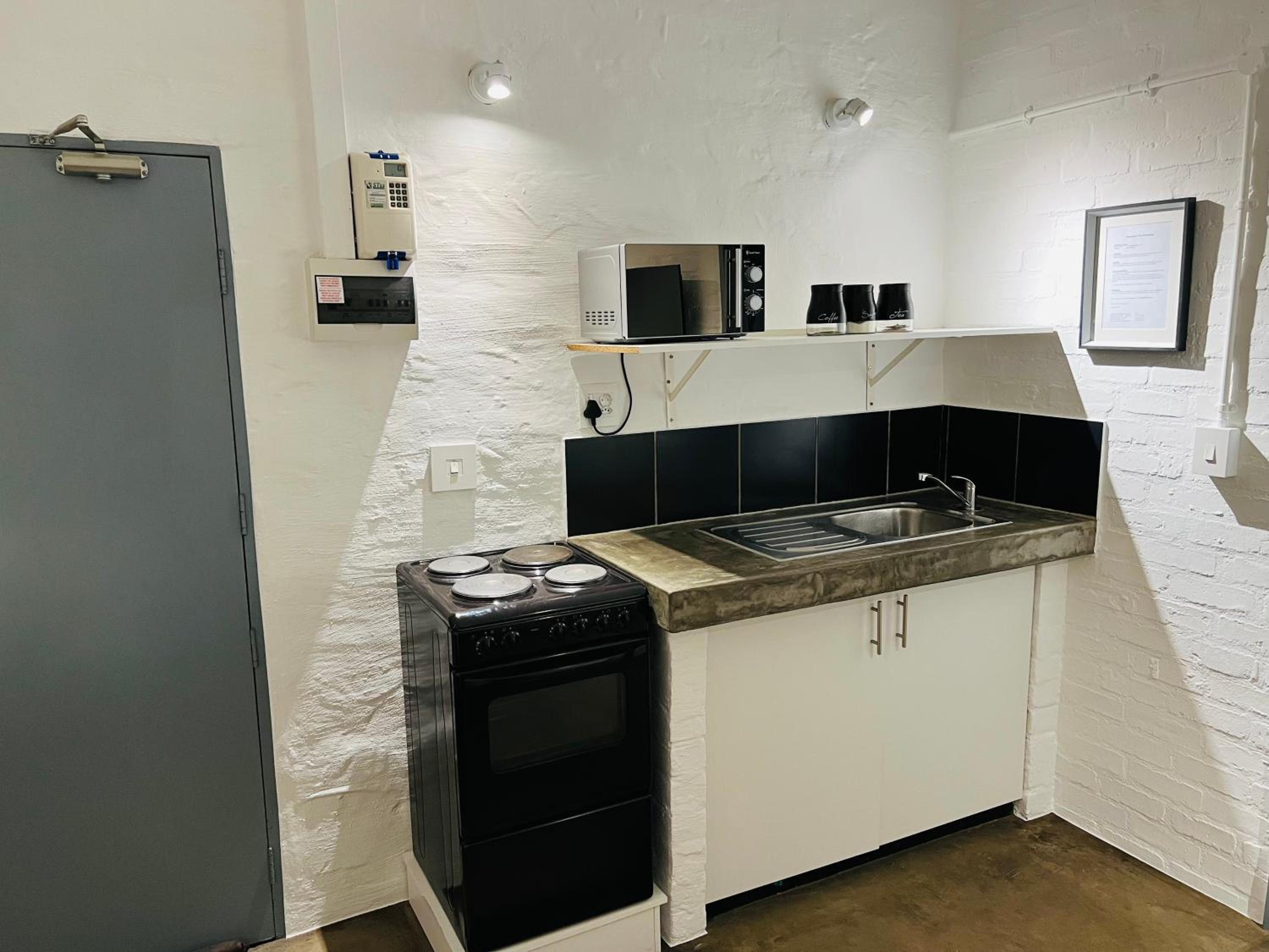 City Living Apartment 119 - Private Balcony, Washing Machine & Fast WiFi