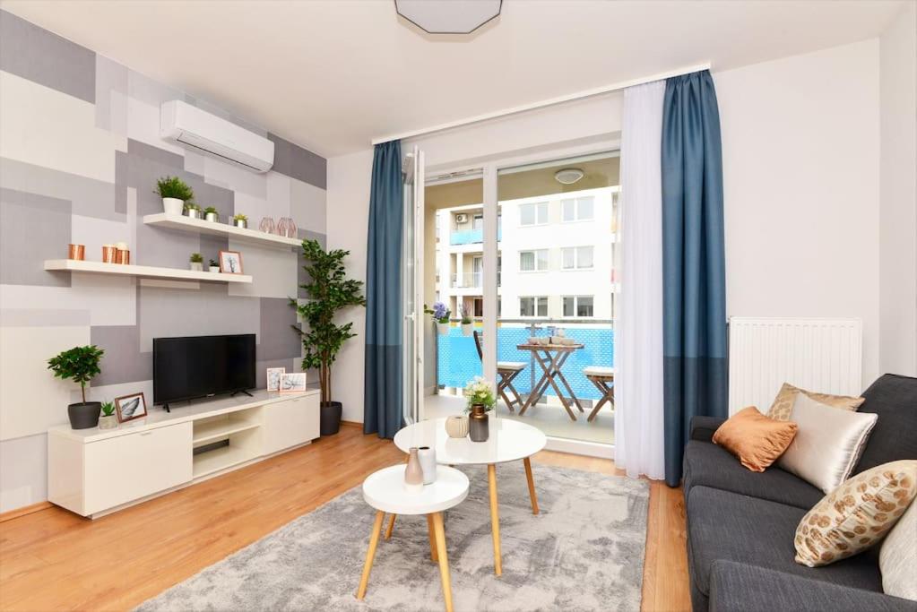 Laurel Bay Apartment view 3