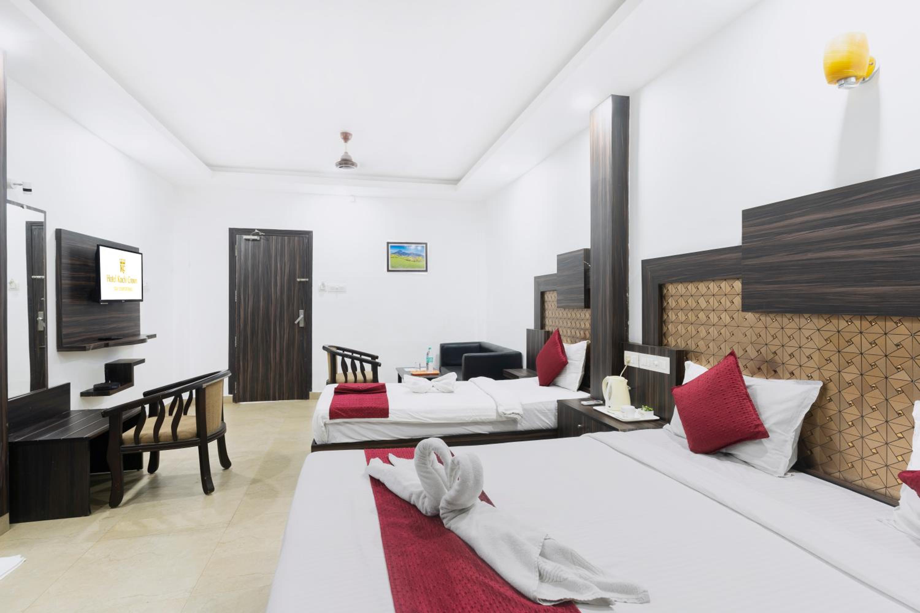 Cochin Vacations - Hotel Kochi Crown - Property Image 3
