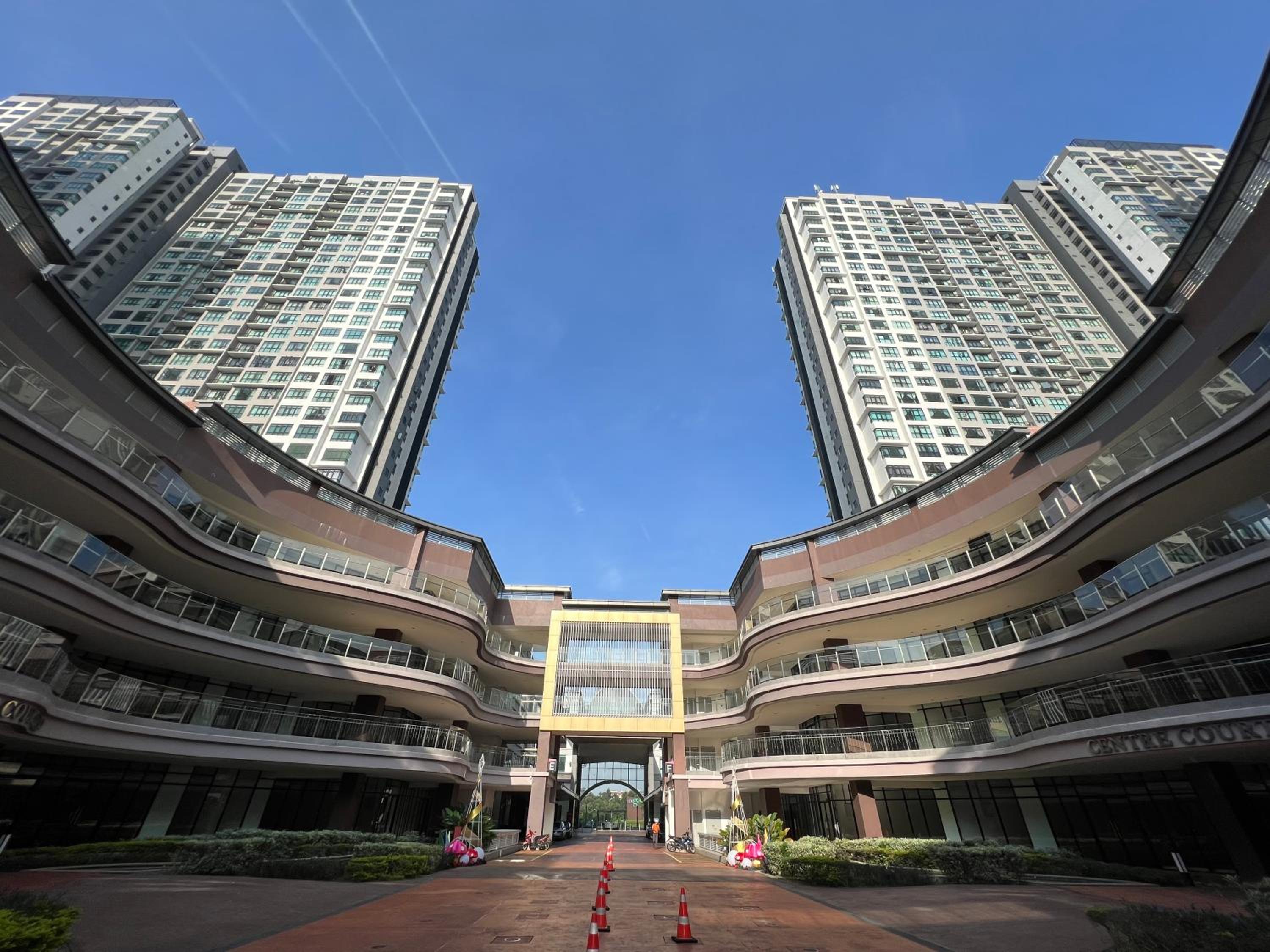 Luxurious Rustic Suite Conezion Botanical Garden IOI City Mall Putrajaya 5 plus 1 Paxs 3 Rooms 2 Baths