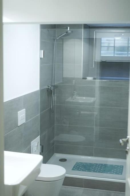 Central, cozy & beautiful designed 2-rooms Apt. near river