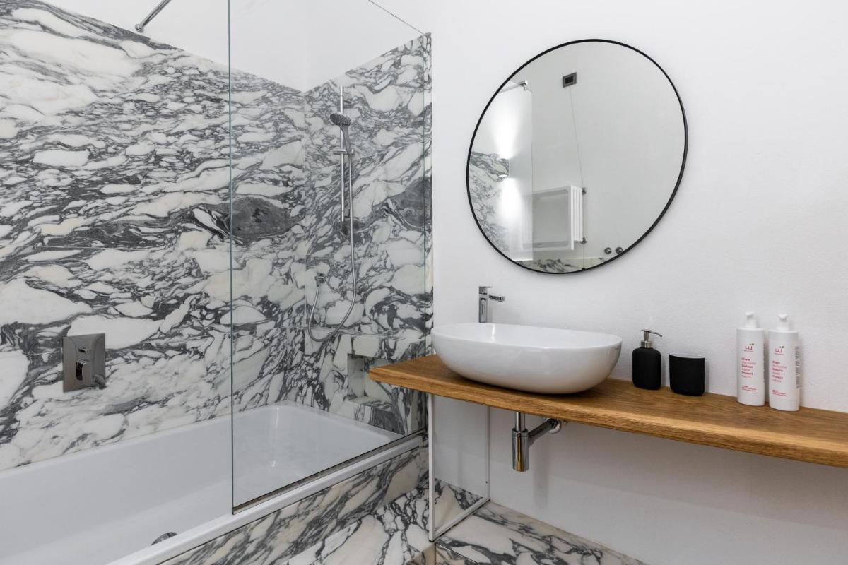 Altabella Design Apartment by Wonderful Italy view 4