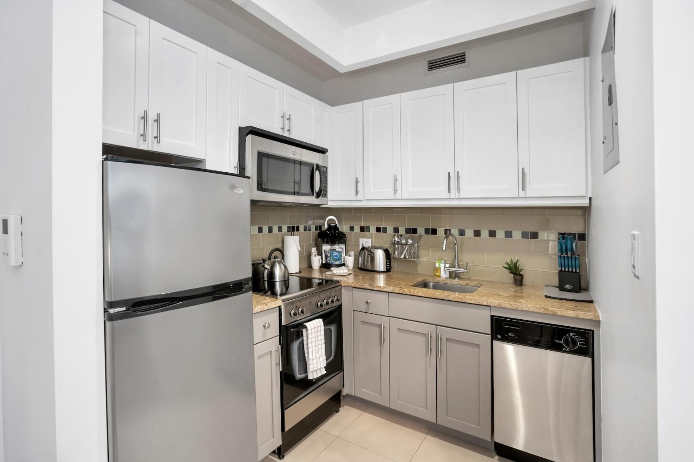 National at 888 Sixth Avenue - Furnished Apartments