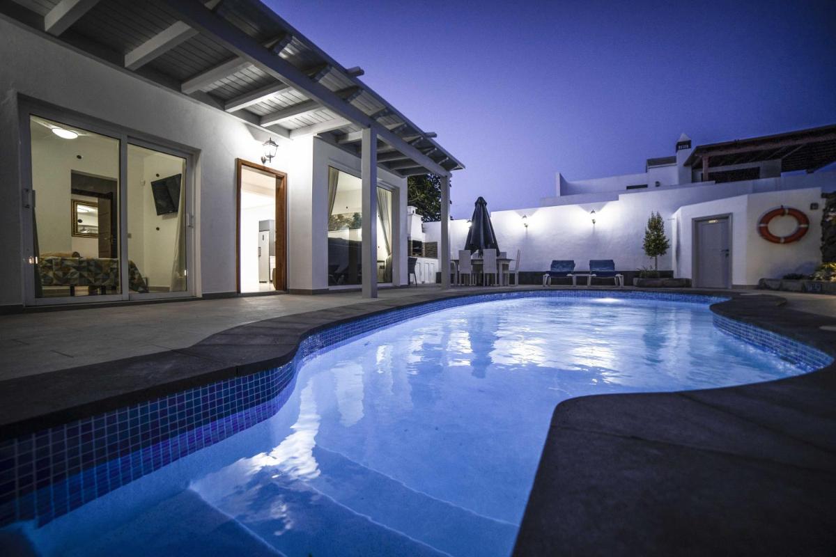 Villa Amanda - 3 Bedroom villa - Jacuzzi and heated pool - Pool table - Perfect for families photo 5