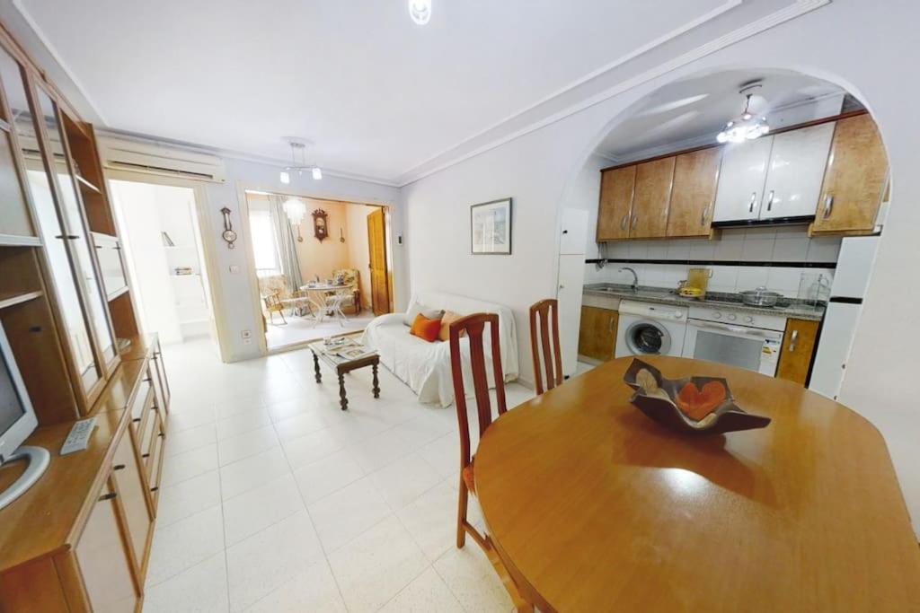 Cozy 2 bed apartment Playa De Los Locos photo 4