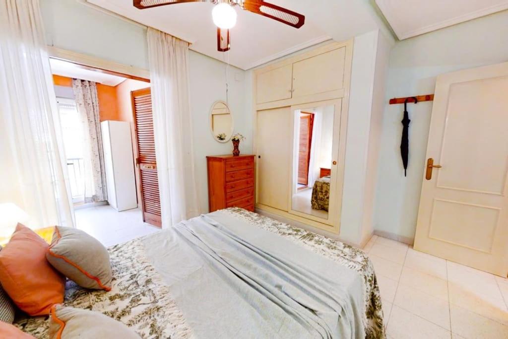 Cozy 2 bed apartment Playa De Los Locos photo 3