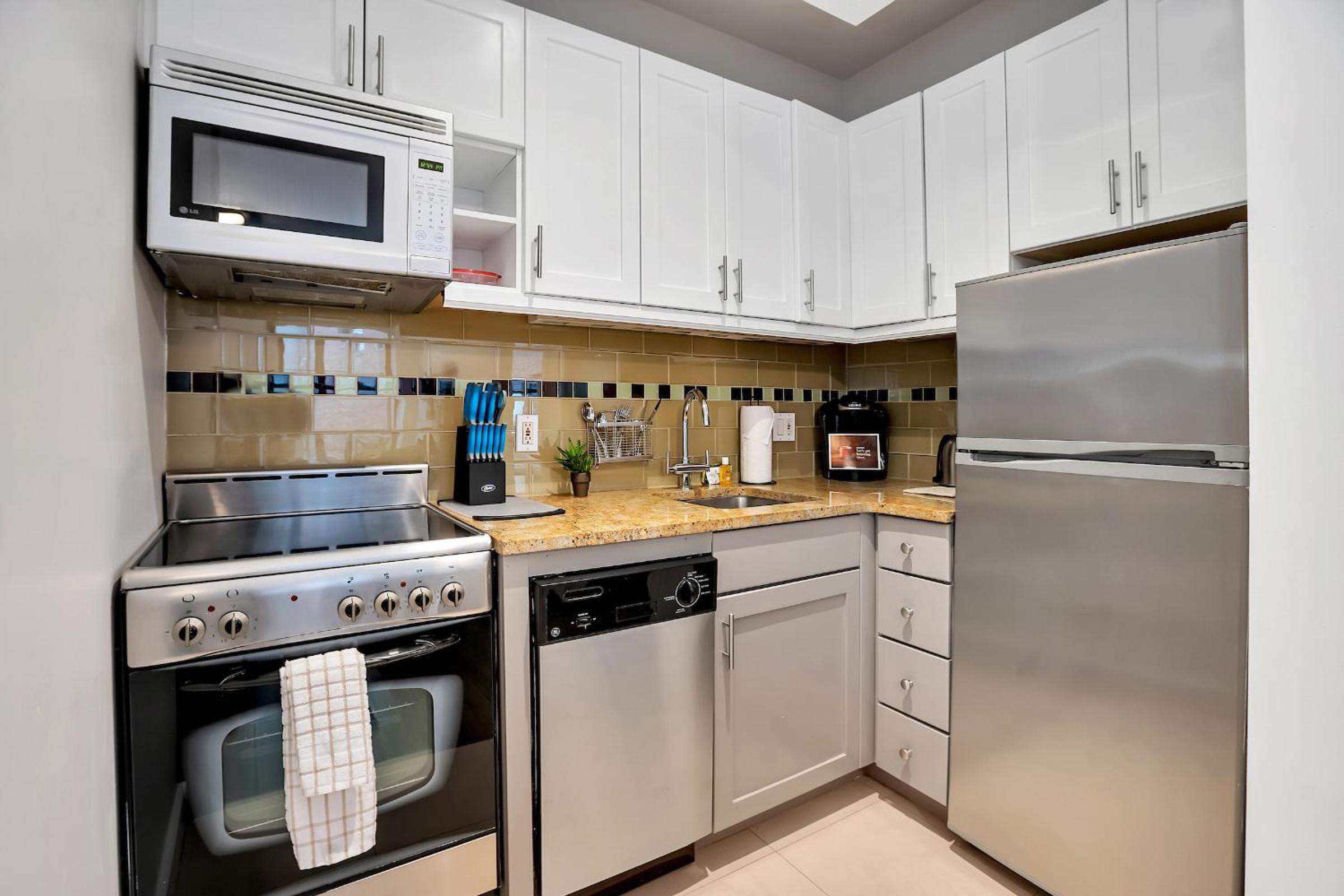 National at 888 Sixth Avenue - Furnished Apartments