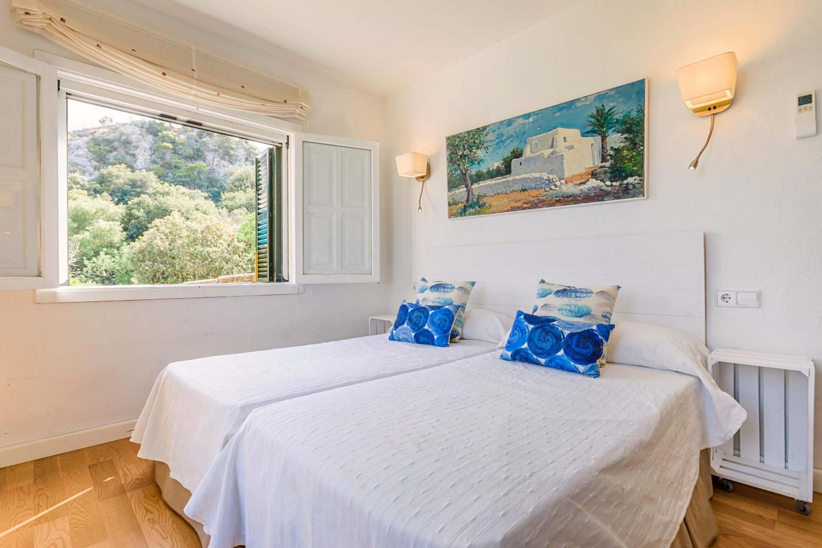 Charming Pollensa Villa Beautiful Views Of the Tramuntana Mountains La Coma 4 Bedrooms Pollensa