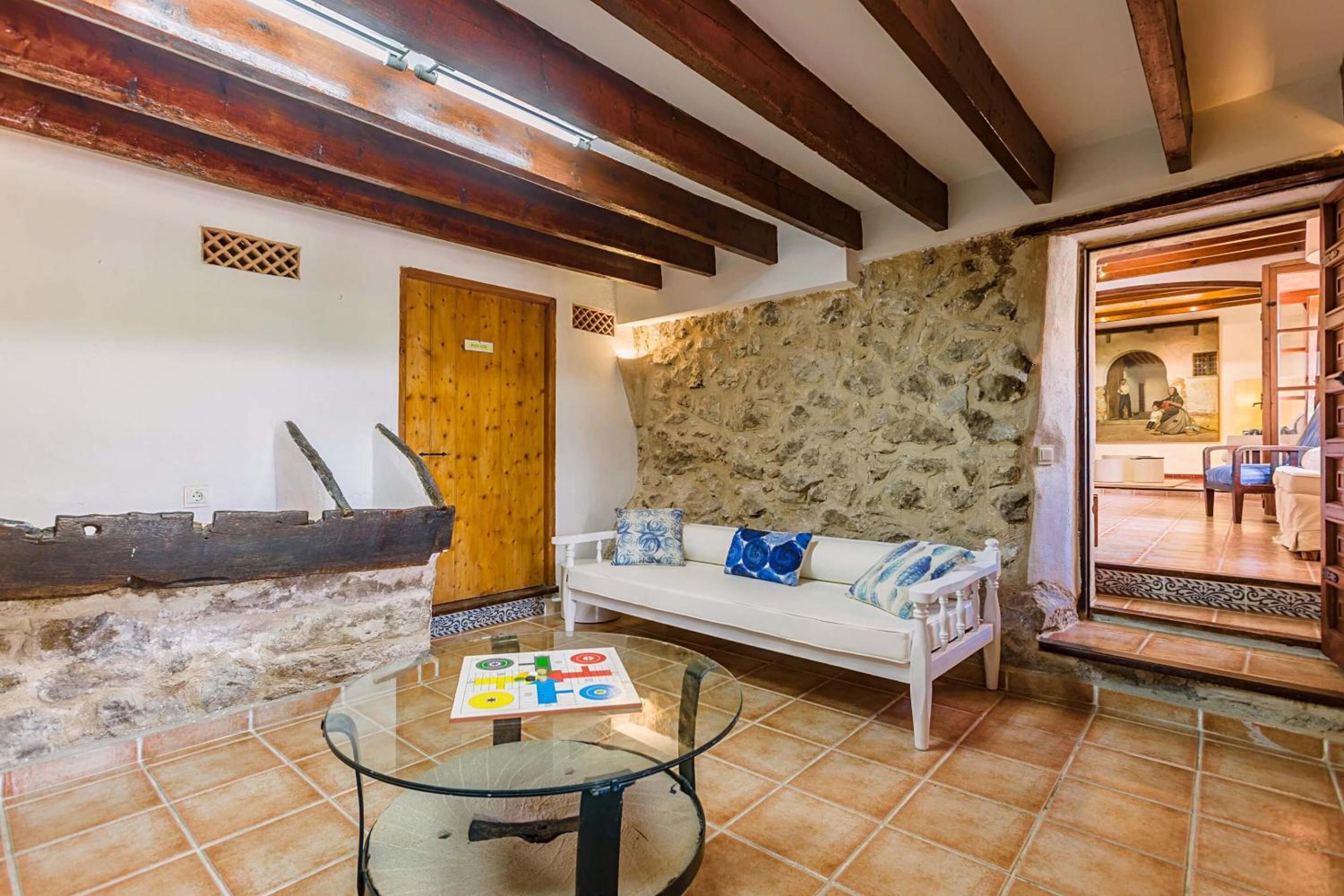 Charming Pollensa Villa Beautiful Views Of the Tramuntana Mountains La Coma 4 Bedrooms Pollensa
