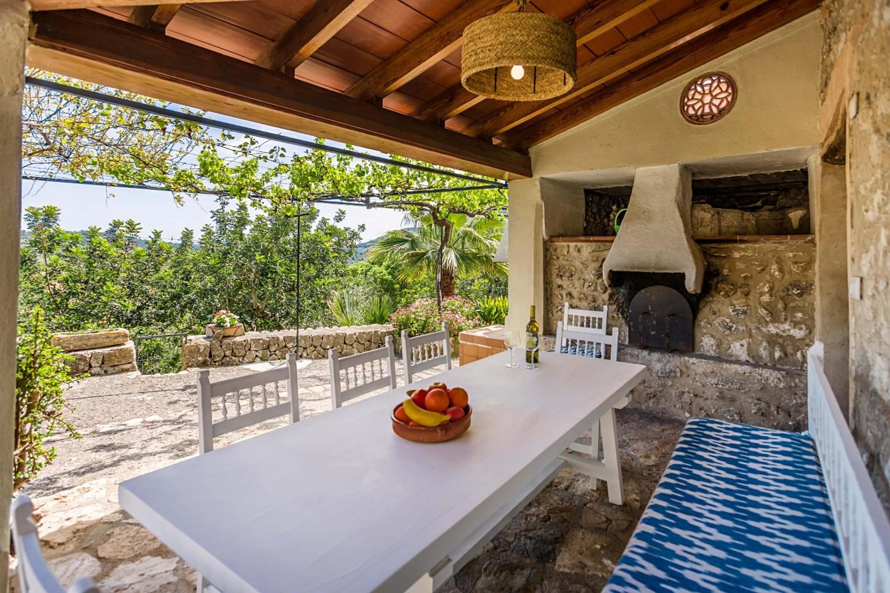 Charming Pollensa Villa Beautiful Views Of the Tramuntana Mountains La Coma 4 Bedrooms Pollensa