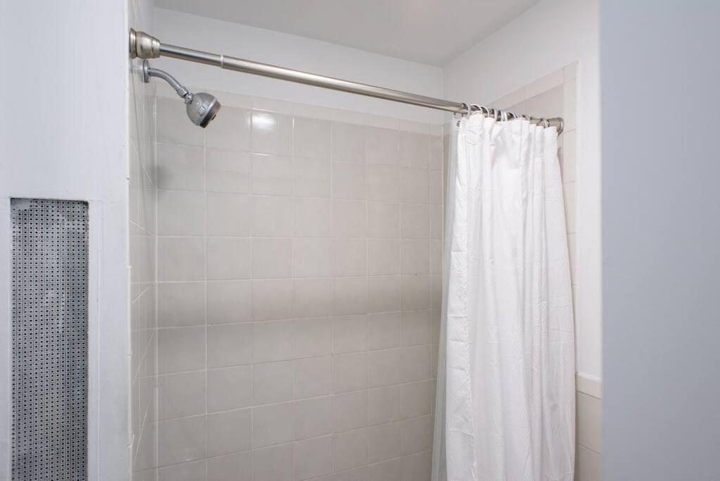 428-3R Spacious Prime Midtown 2BR Newly furnished