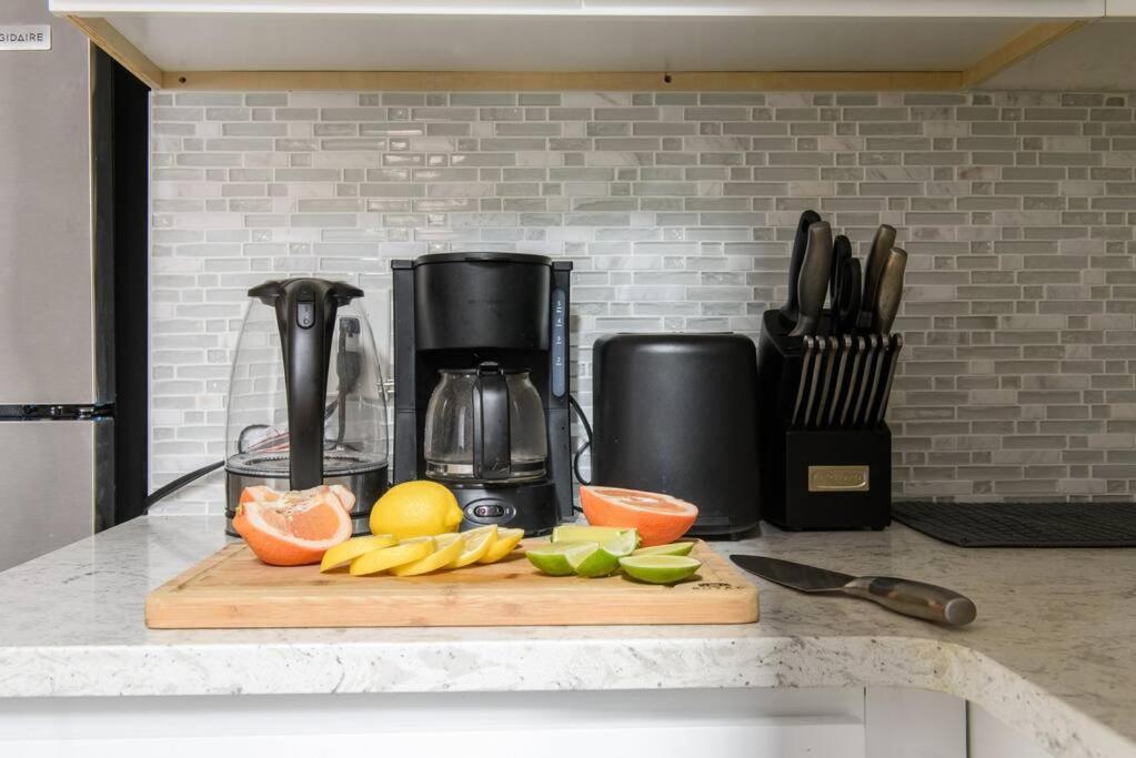 428-3R Spacious Prime Midtown 2BR Newly furnished