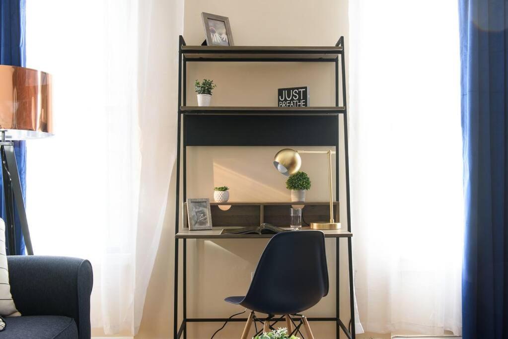 428-4R prime midtown large 2 BR Newly Furnished