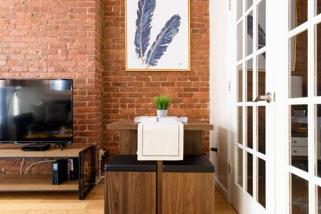 428-4R prime midtown large 2 BR Newly Furnished