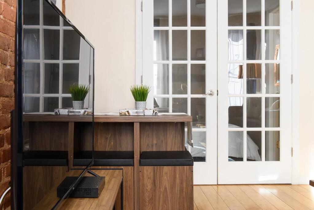 428-4R prime midtown large 2 BR Newly Furnished