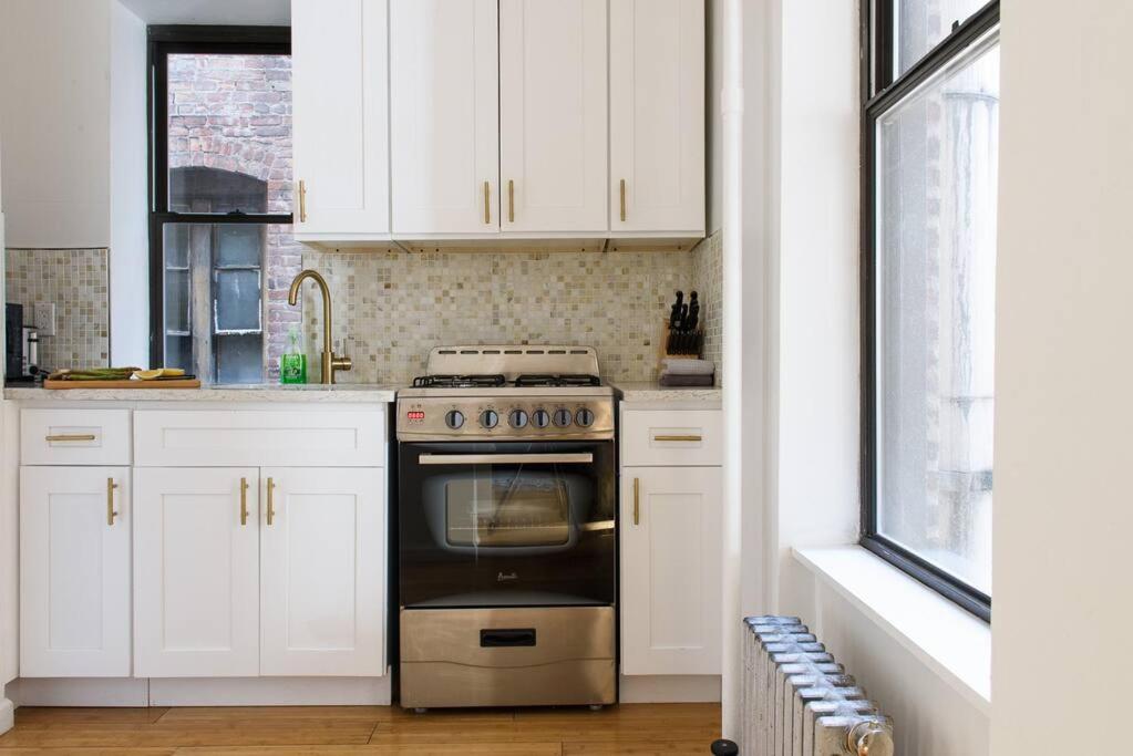 428-4R prime midtown large 2 BR Newly Furnished