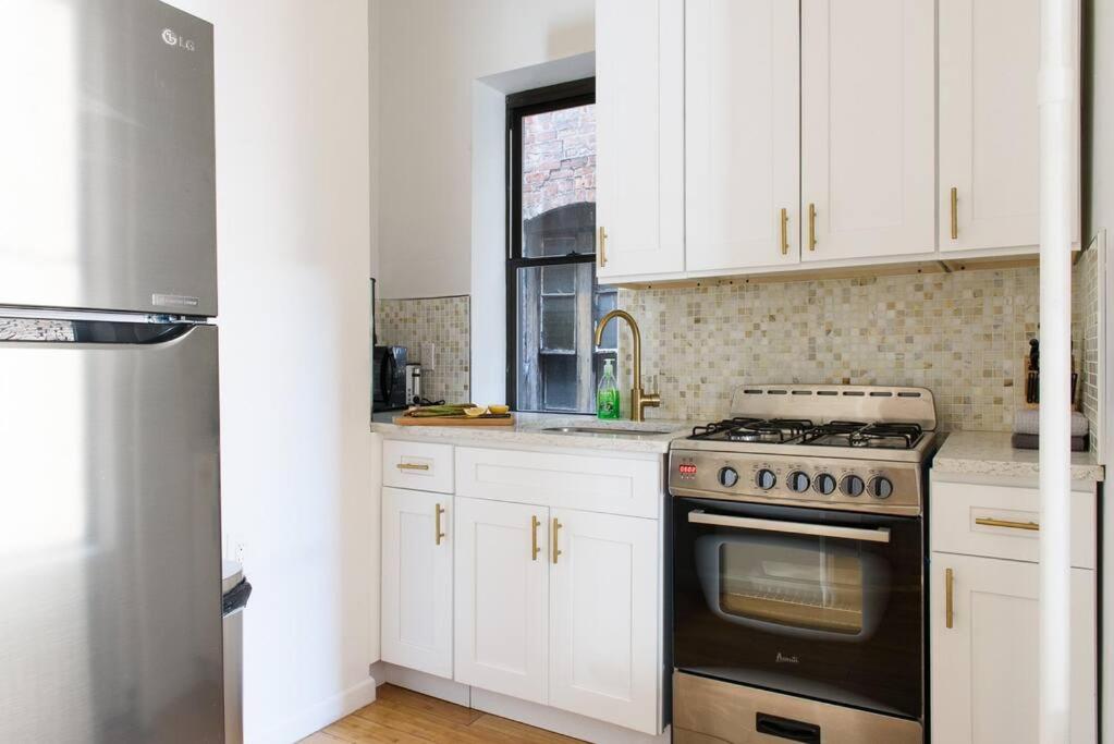 428-4R prime midtown large 2 BR Newly Furnished