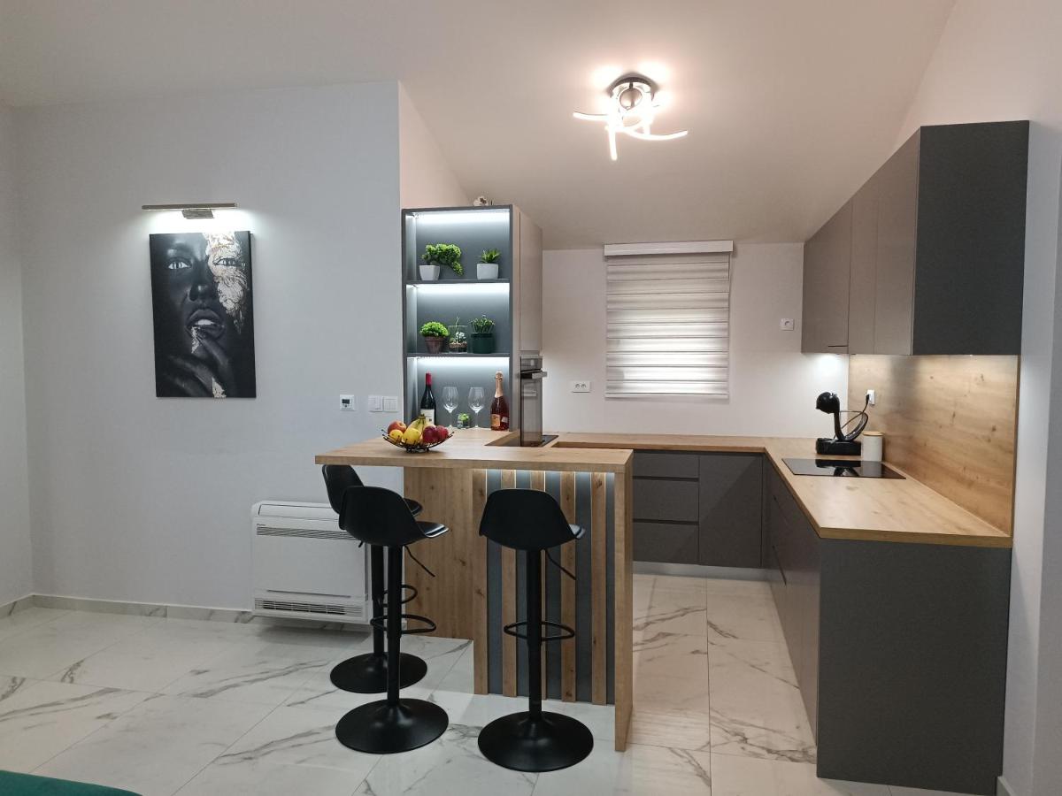 Solis Apartments photo 2