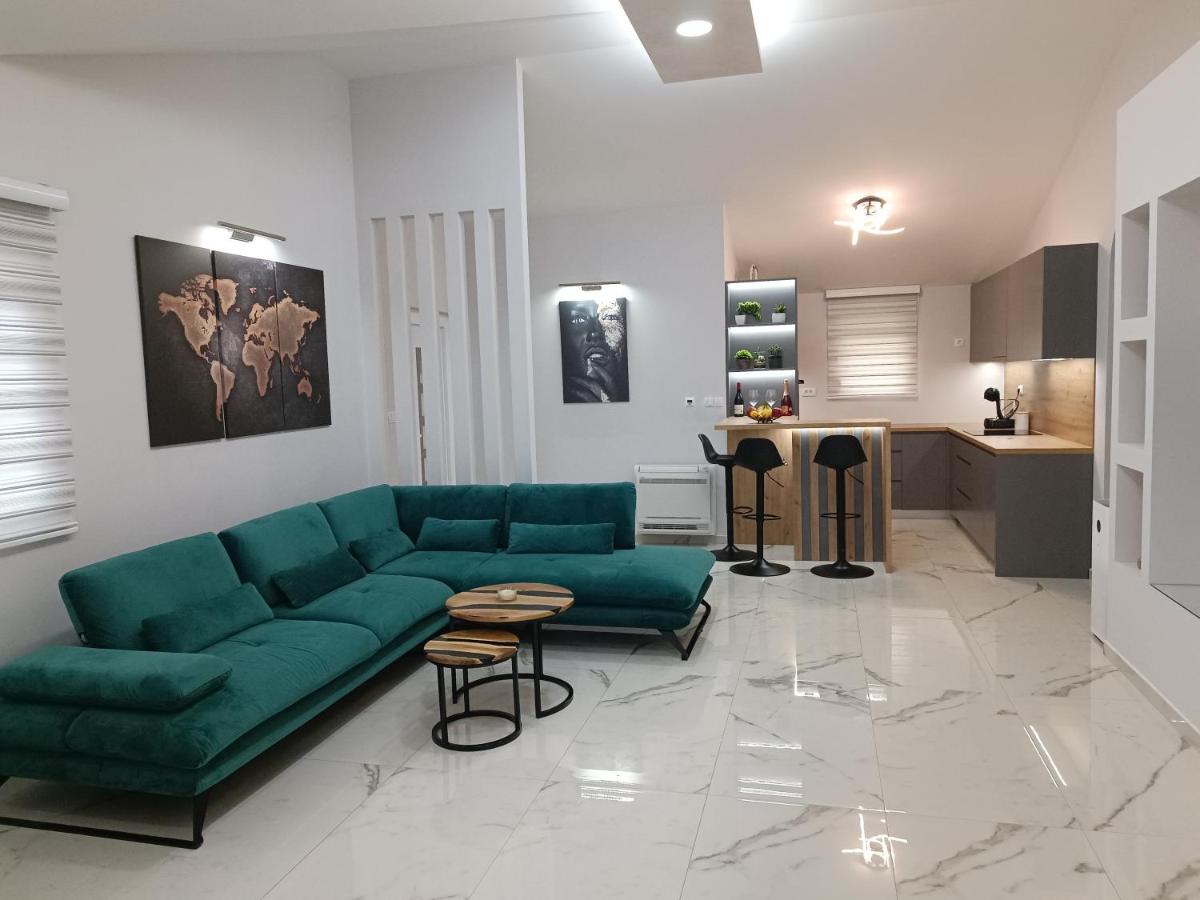 Solis Apartments photo 1