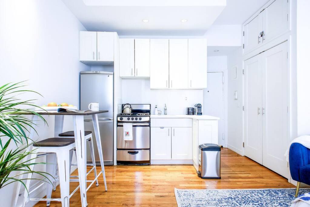 62-3B Studio Prime UES Walk to Central Park