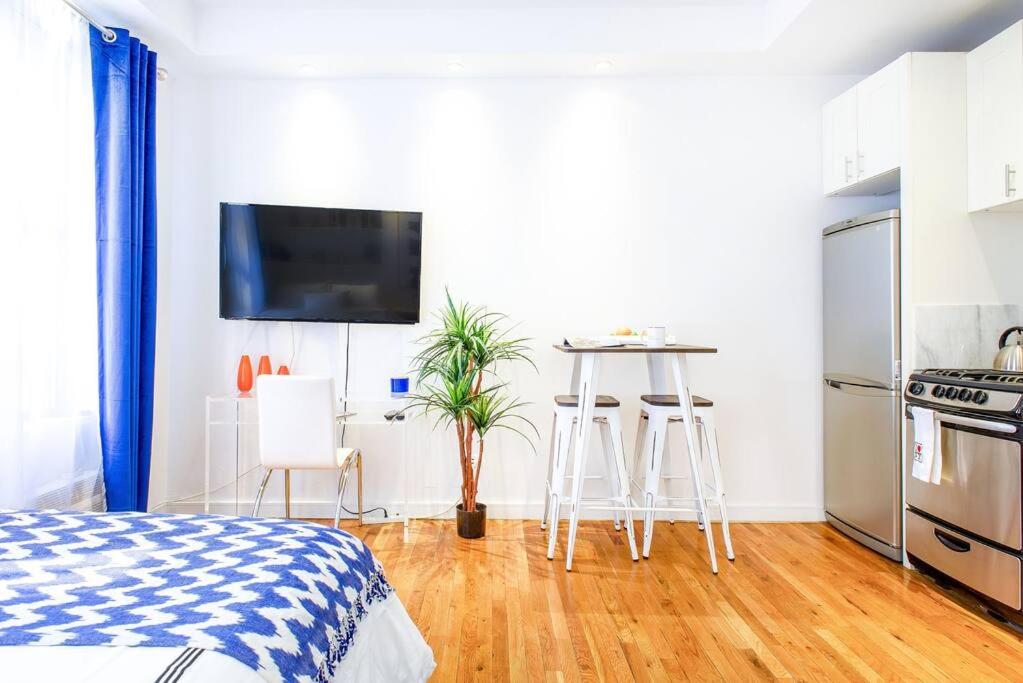 62-3B Studio Prime UES Walk to Central Park