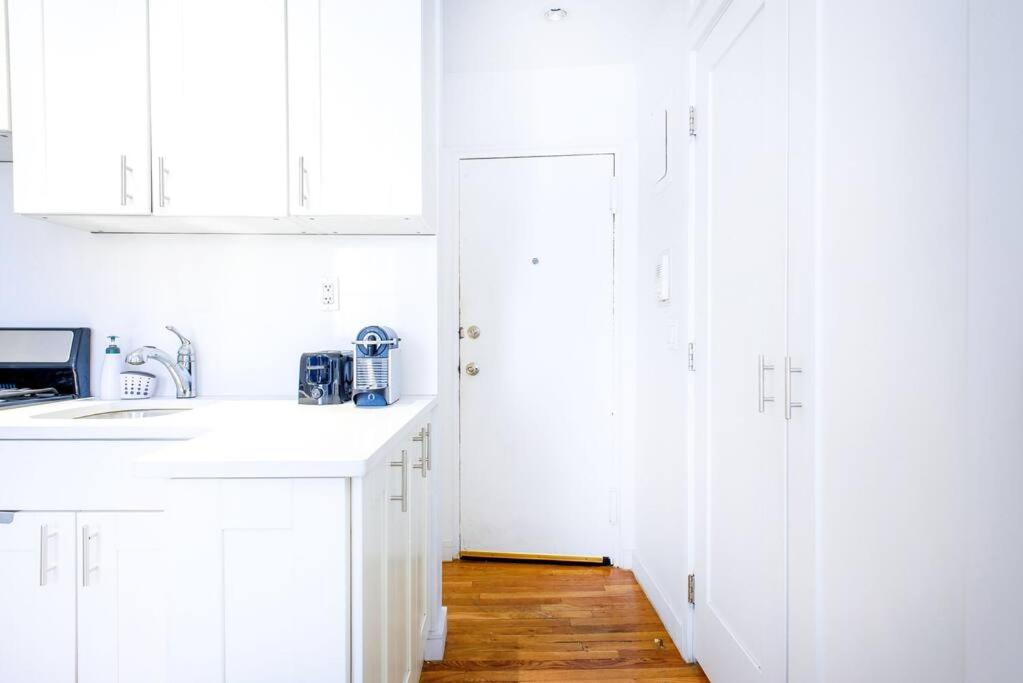 62-3B Studio Prime UES Walk to Central Park